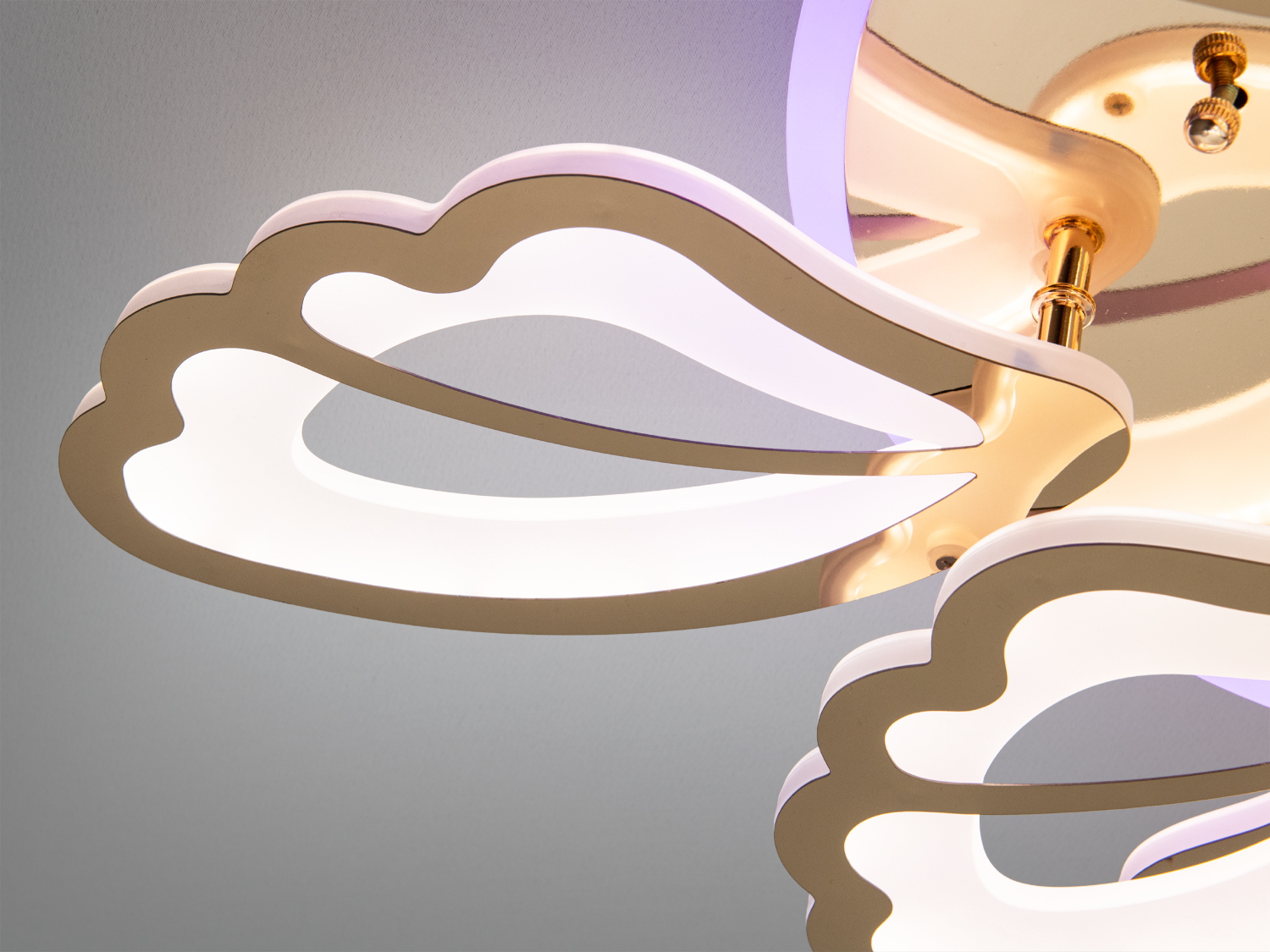 Стельова LED люстра золото 140Вт 9 мод пульт