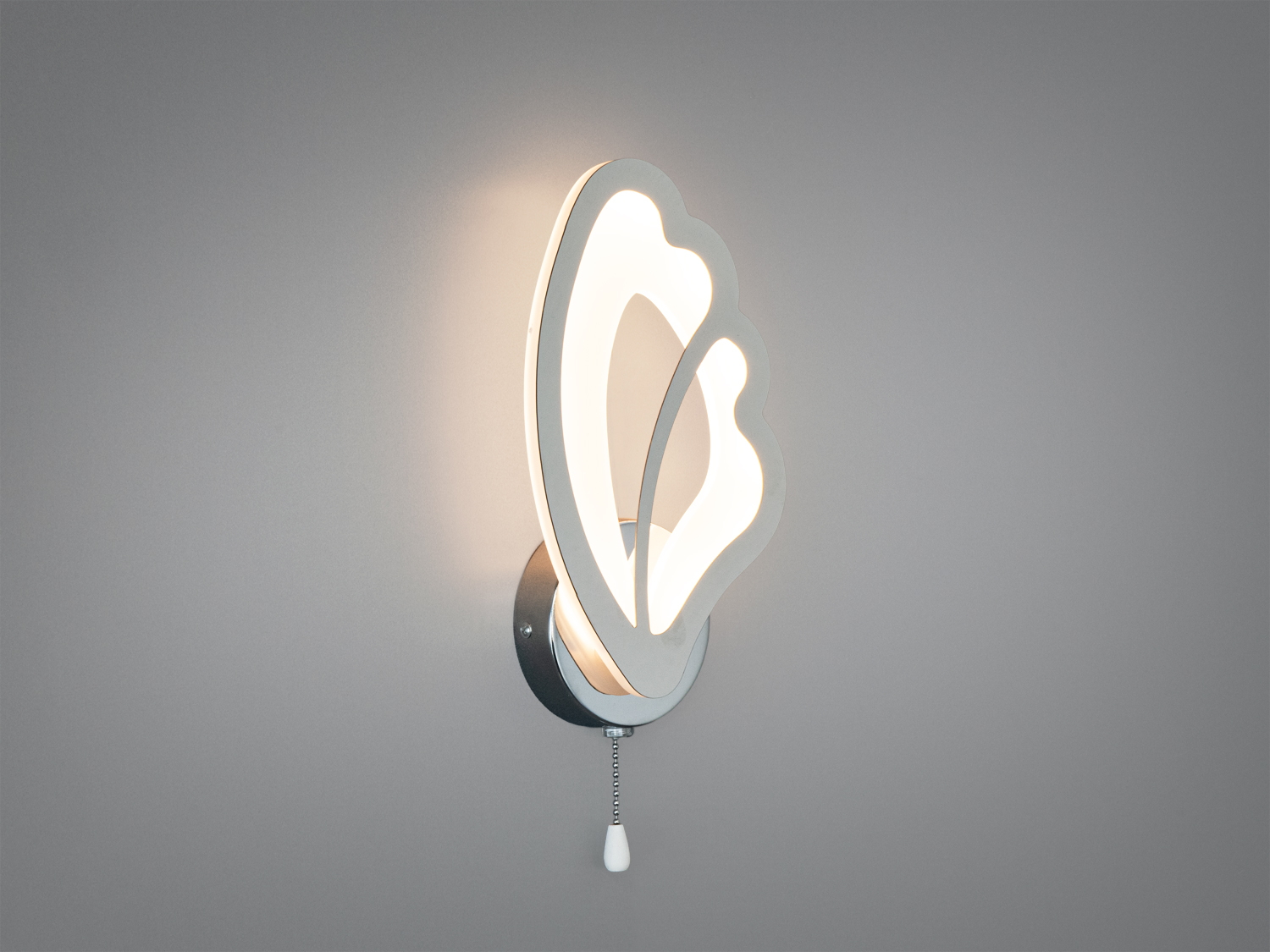 Настінне LED бра у формі крила метелика, хром, 16W. Три режими світла 3200K/4100K/6000K, вбудовані діоди, акриловий розсіювач і керування ланцюжком.
