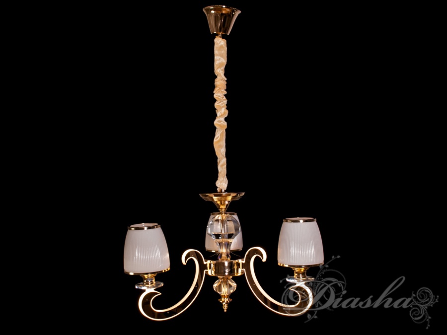 Класична люстра зі світлими ріжками 12В