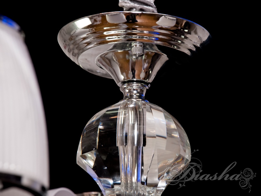 Класична кришталева люстра зі світними ріжками