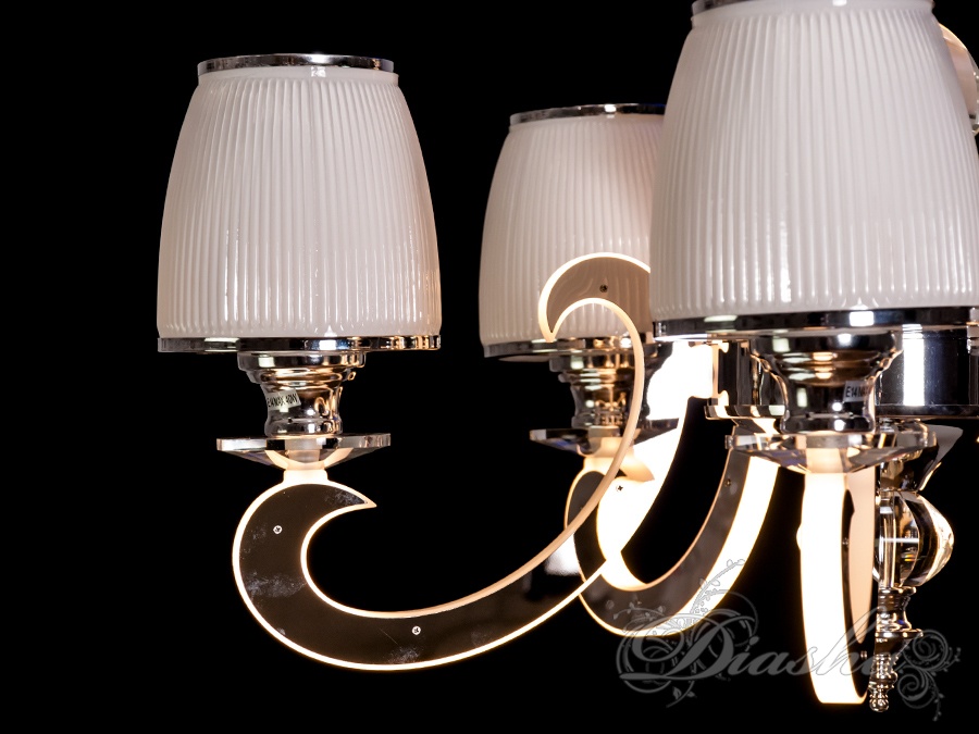 Класична кришталева люстра зі світними ріжками