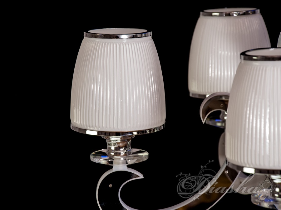 Класична кришталева люстра зі світними ріжками