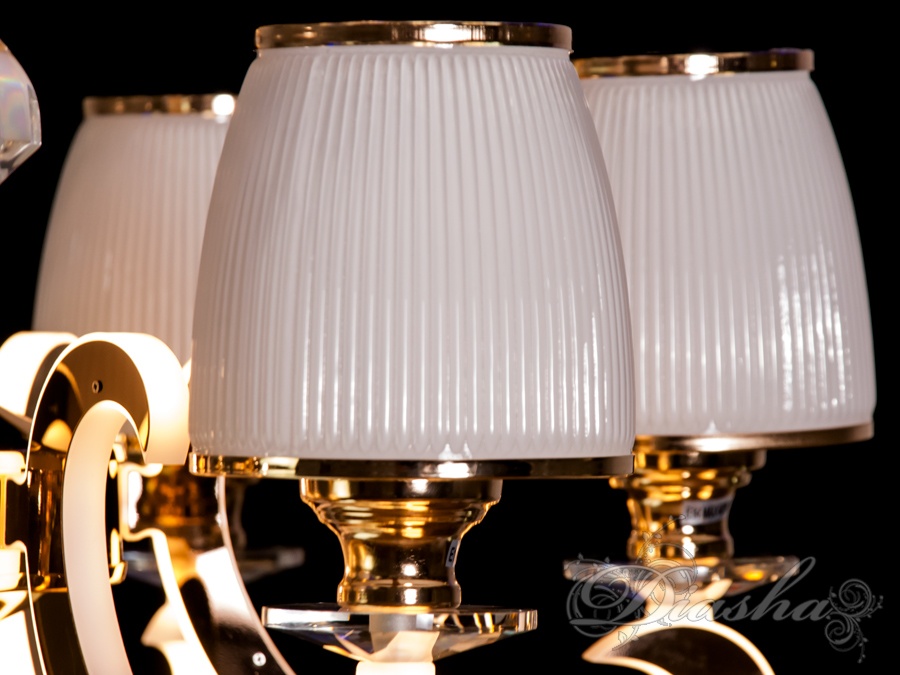 Класична кришталева люстра зі світними ріжками