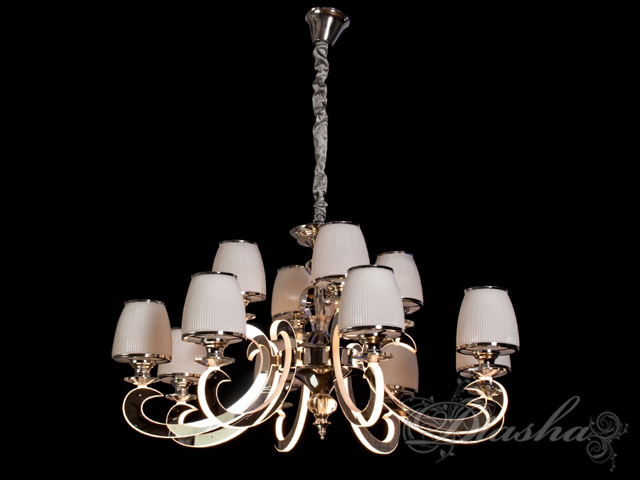 Класична кришталева люстра зі світними ріжками