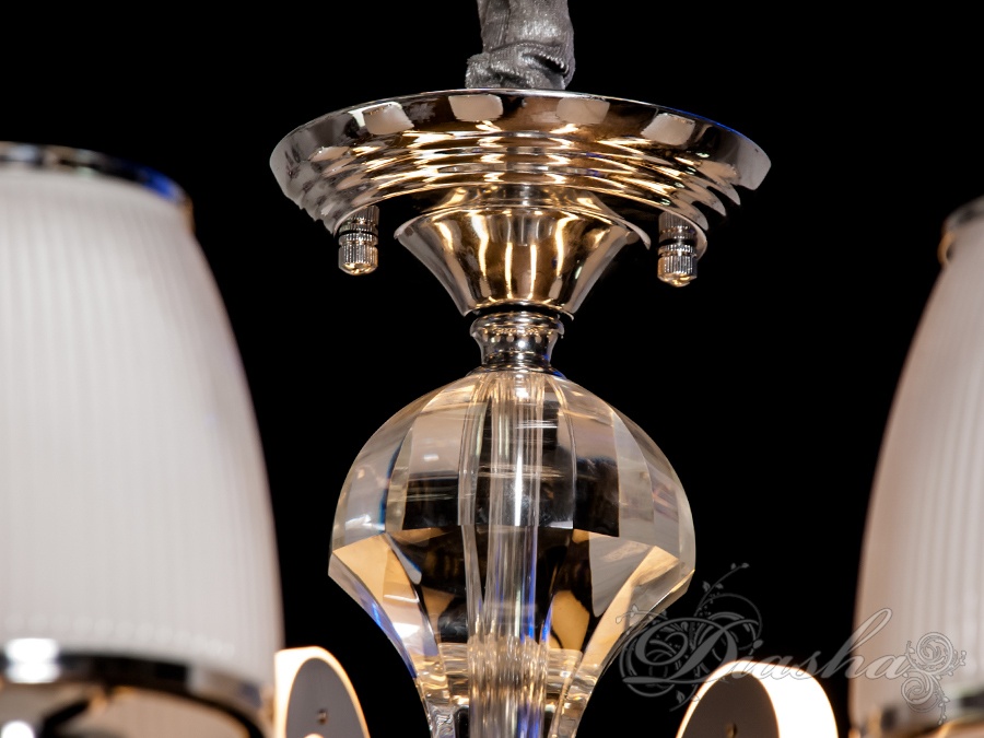 Класична кришталева люстра зі світними ріжками