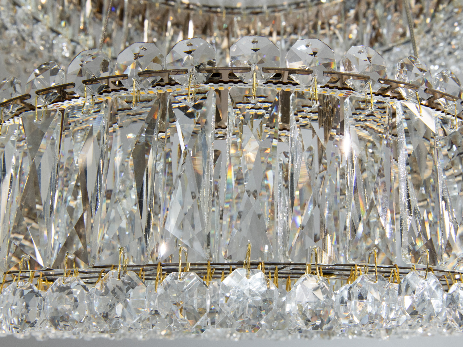 Підвісна люстра LED 8693-600+400GD золото 85Вт