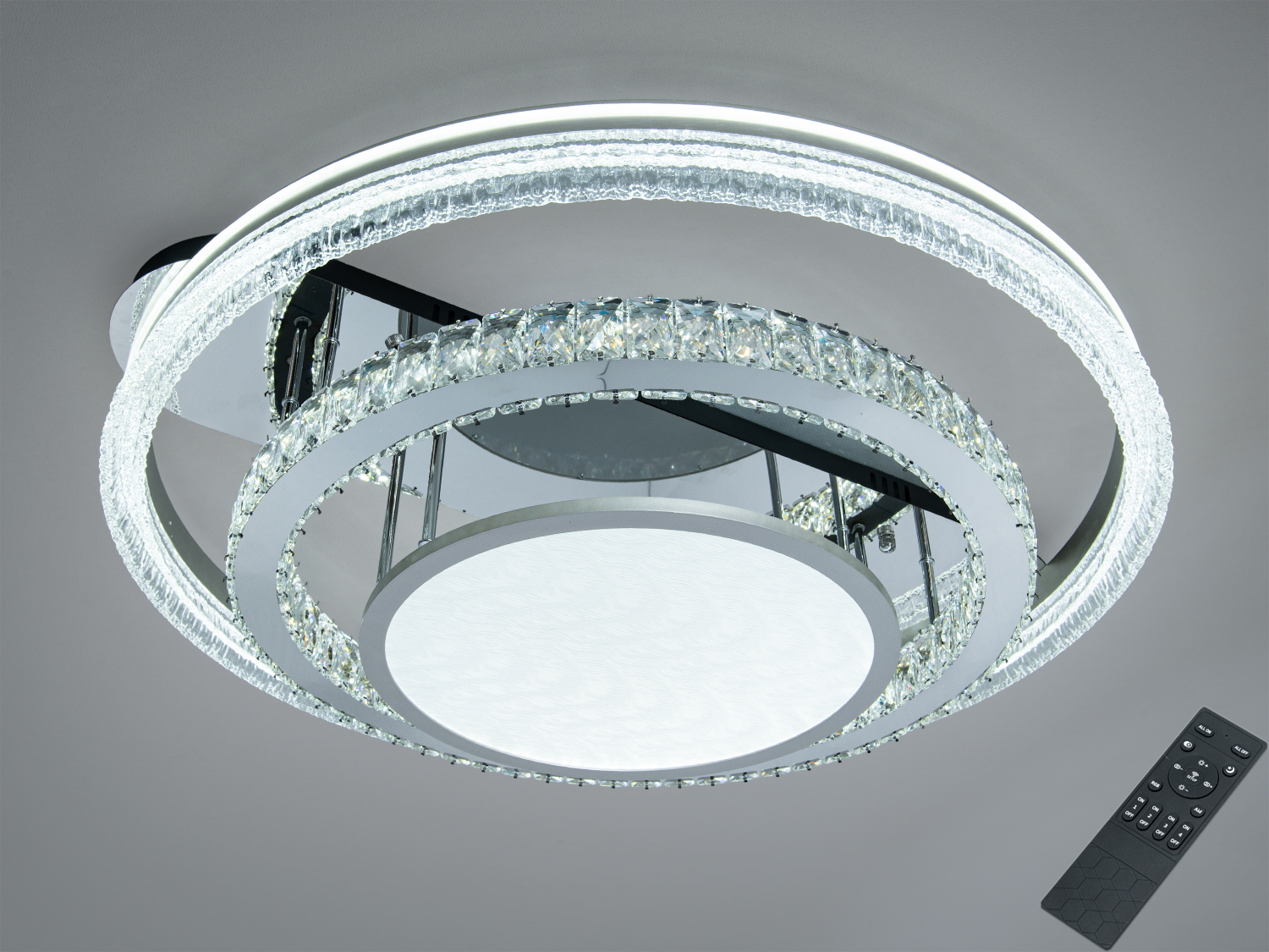 Стельова LED-люстра Diasha, 195 W, хром. Три акрилові кільця з кришталевими вставками, пульт, димер і 3 режими 3200К/4100К/6500К. Освітлення до 33 м².