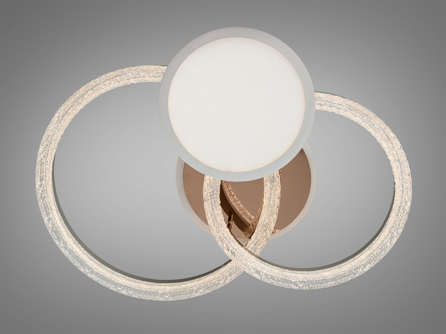 Стельовий світильник з трьома кільцями, що переплітаються, виготовлений з прозорого акрилу, підходить для сучасних інтер′єрів.