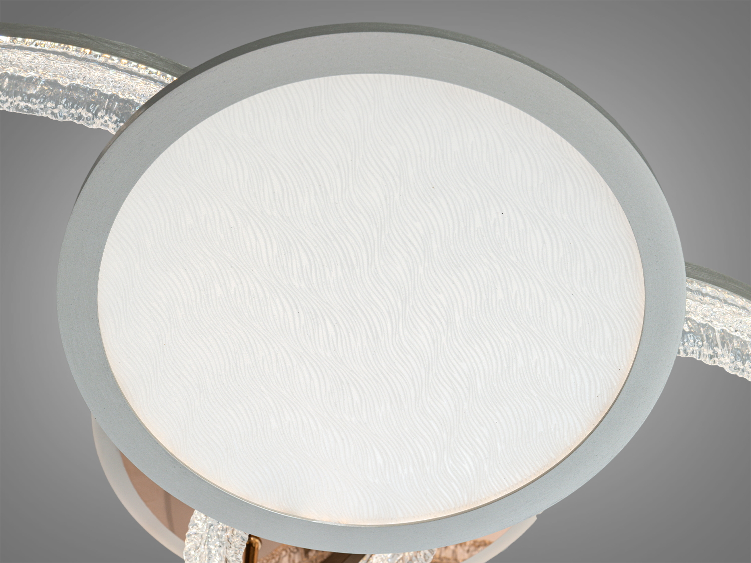 Стельова LED люстра золото 95W пульт 3 кільця 3 режими