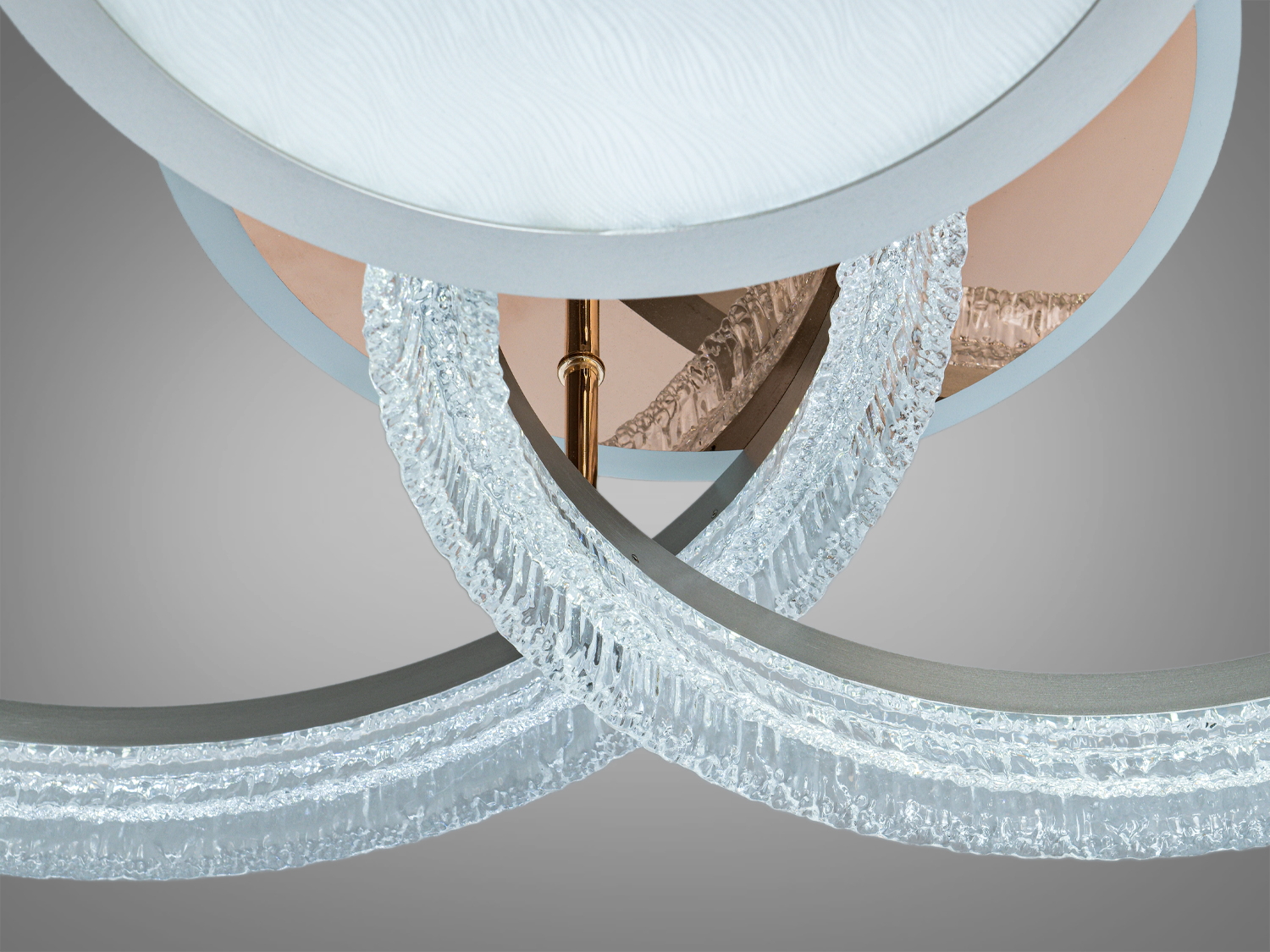 Стельова LED люстра золото 95W пульт 3 кільця 3 режими