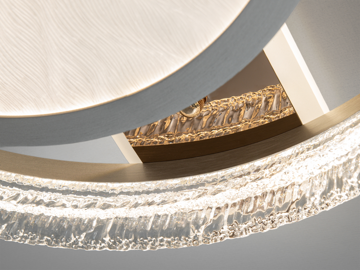 Стельова LED люстра Diasha золото 100W пульт