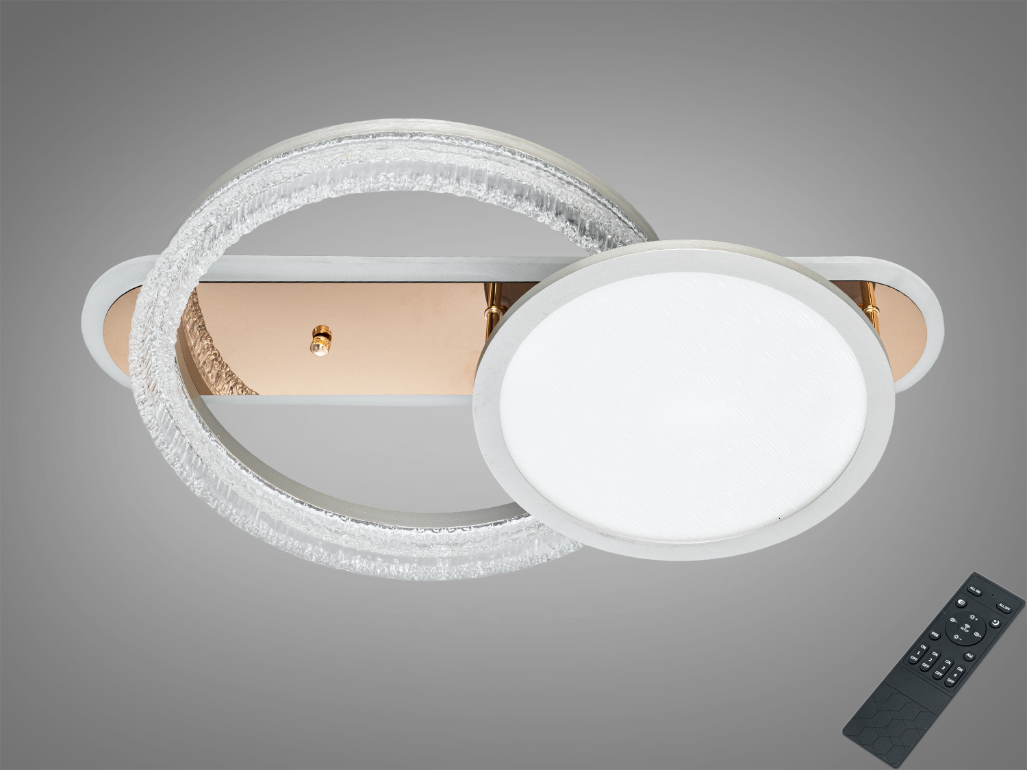 Стельова LED люстра 73 W у кольорі золото з пультом і 3 режимами (3200/4100/6500 К). Для приміщень до ~13 м². Метал+акрил, низький профіль, акриловий розсіювач. Керування: пульт і настінний вимикач. Відтінок на екрані може відрізнятися.