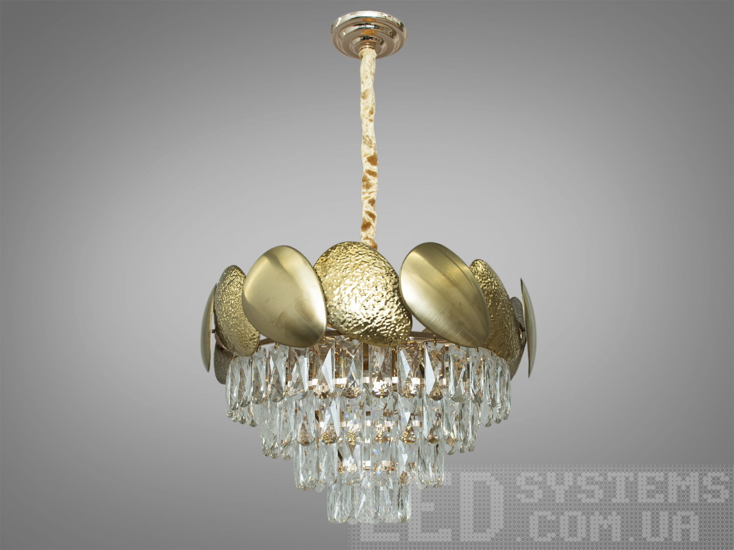 Нові ексклюзивні кришталеві люстри, представлені на нашому сайті, готові осяяти своїм блиском квартири Українців. Ми раді представити колекцію кришталевих люстр під класичну лампу або економку, які ідеально підійдуть для невеликих кімнат, і навіть для низьких стель.
   Кришталева люстра під звичайну лампочку із цоколем Е14.
         
   Увага. Вага люстри понад 10 кг.