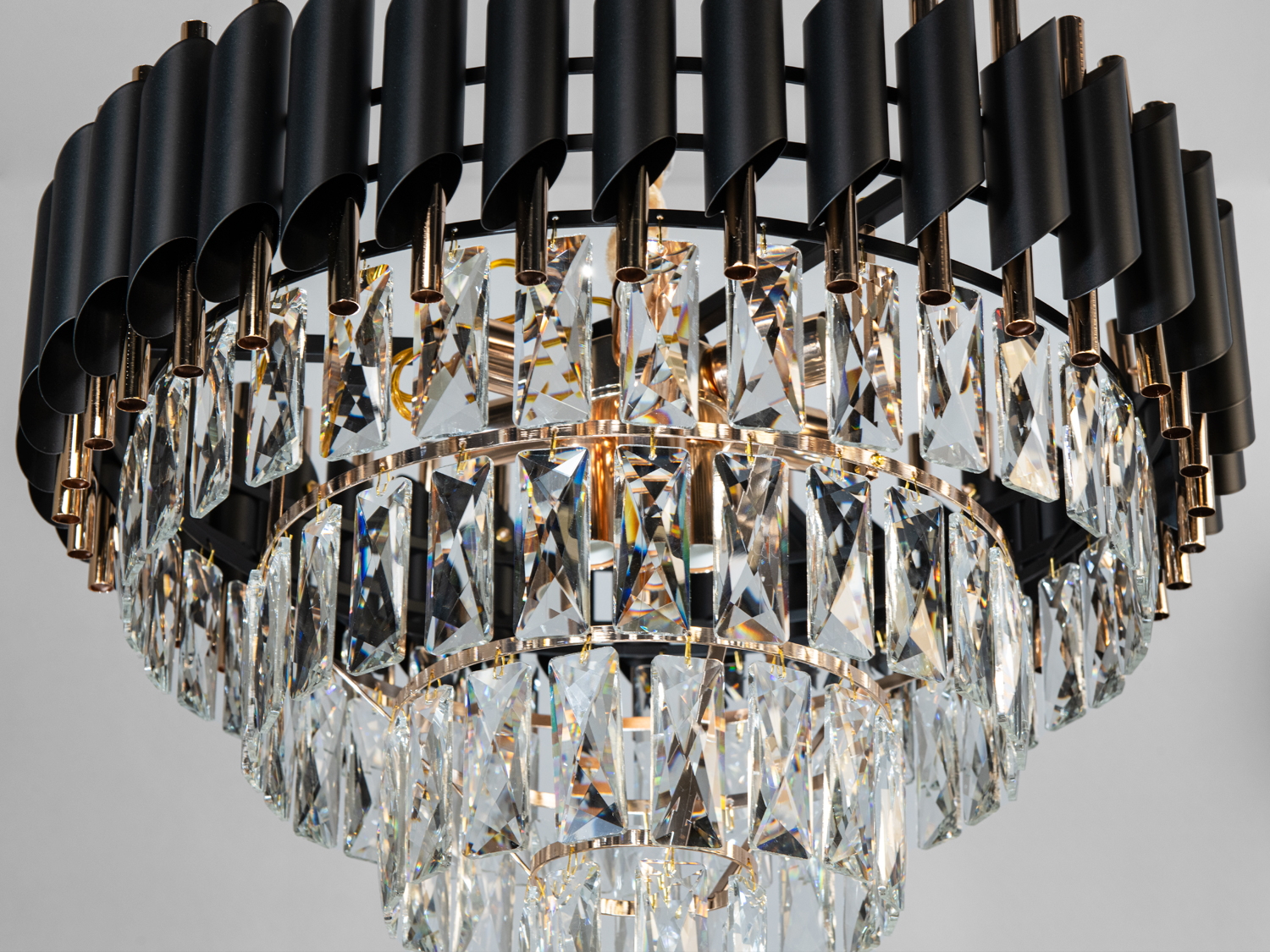 Підвісна люстра Серія 1013 чорний-золото 9 ламп