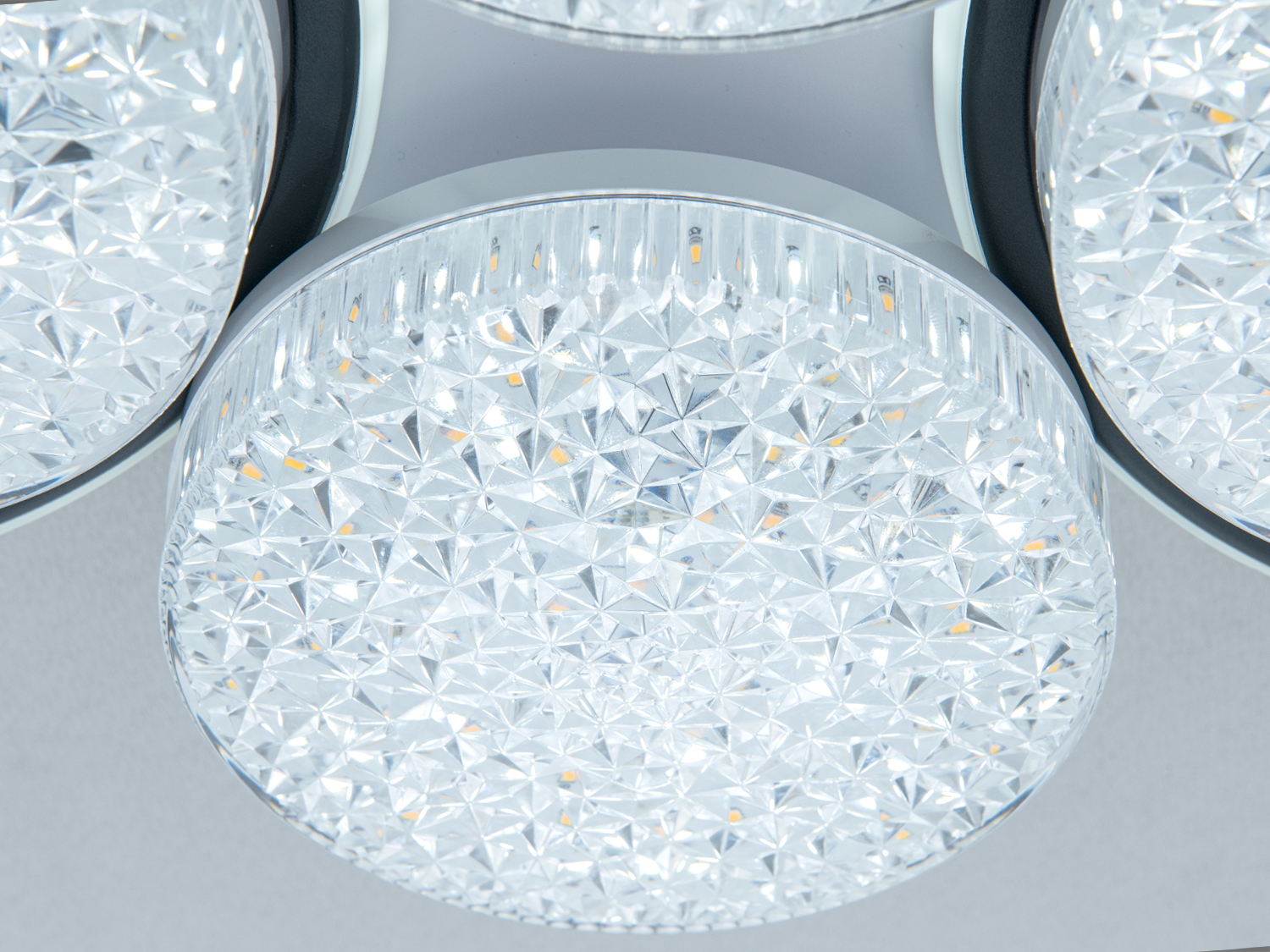 Стельова LED люстра чорна 4+2 з пультом 81 Вт CCT