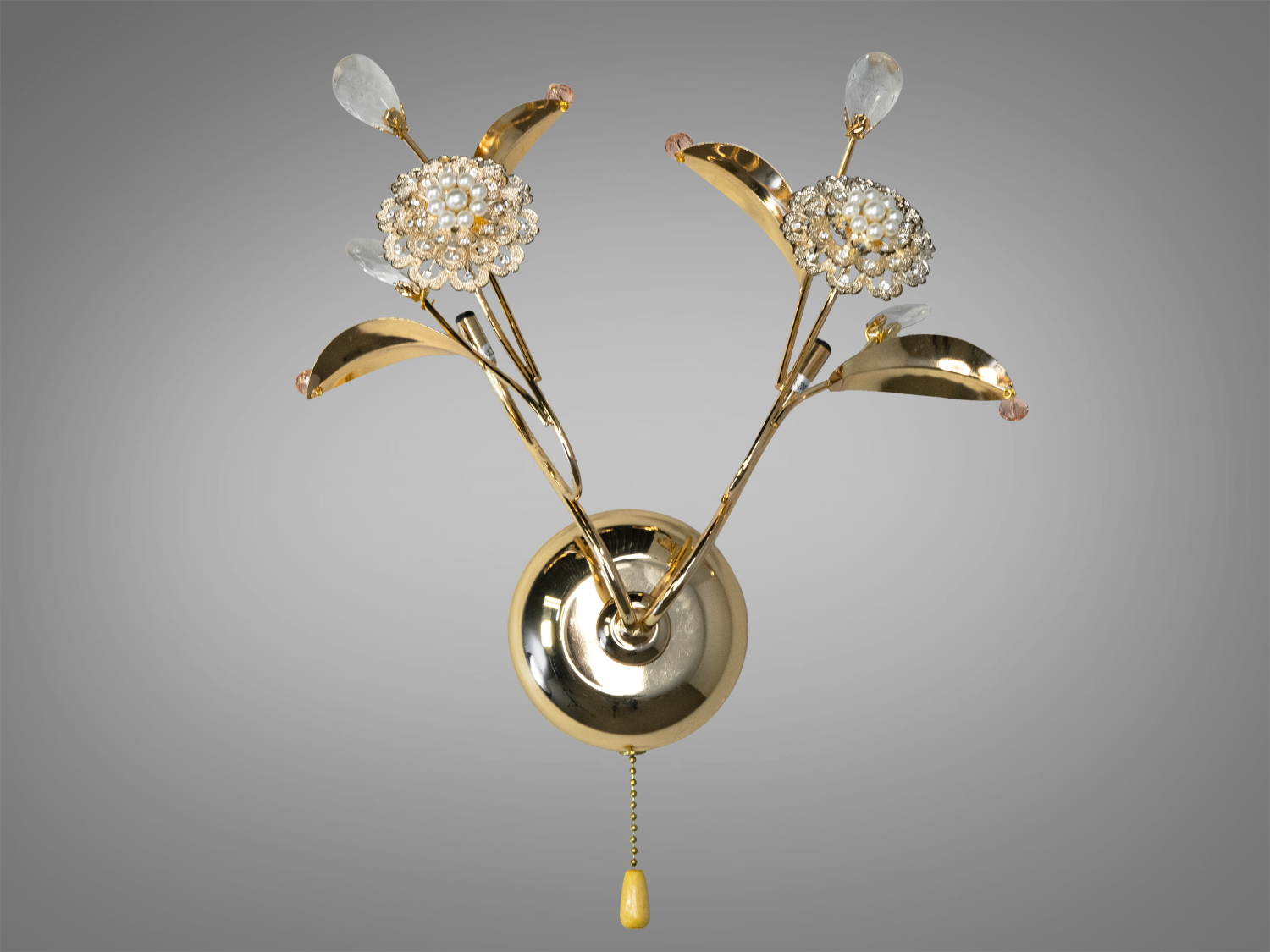 Настінне бра 9462 з золотистим покриттям та кришталевими квітами — елегантне рішення для вашого інтер′єру.