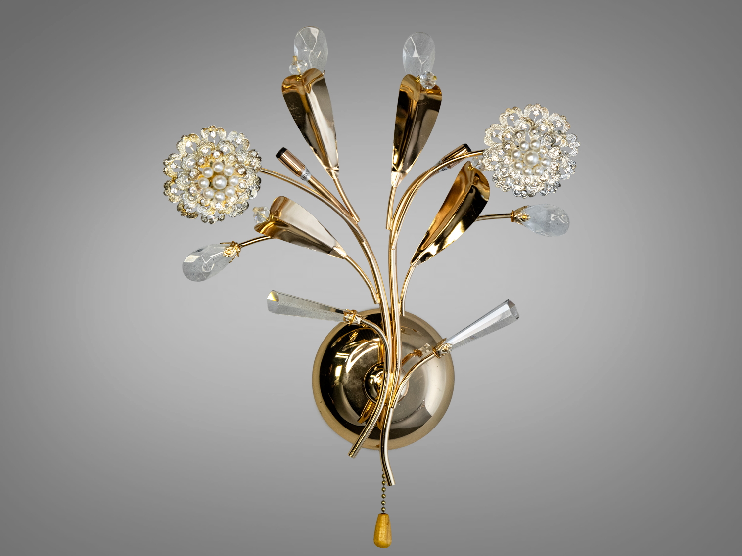 Оригінальне галогенове бра «Квіткові мотиви» від ТМ «Діаша» — витончений світильник з кристалами для вишуканого інтер’єру.