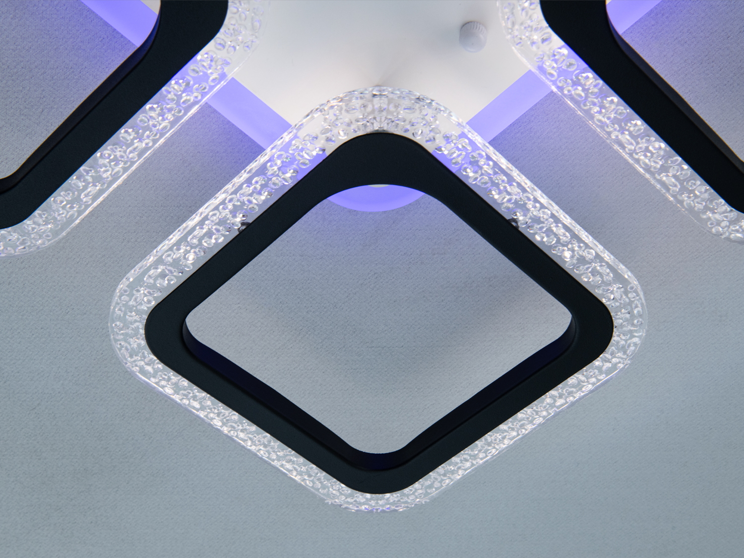 Стельова LED люстра чорна 55W пульт димер 4 мод