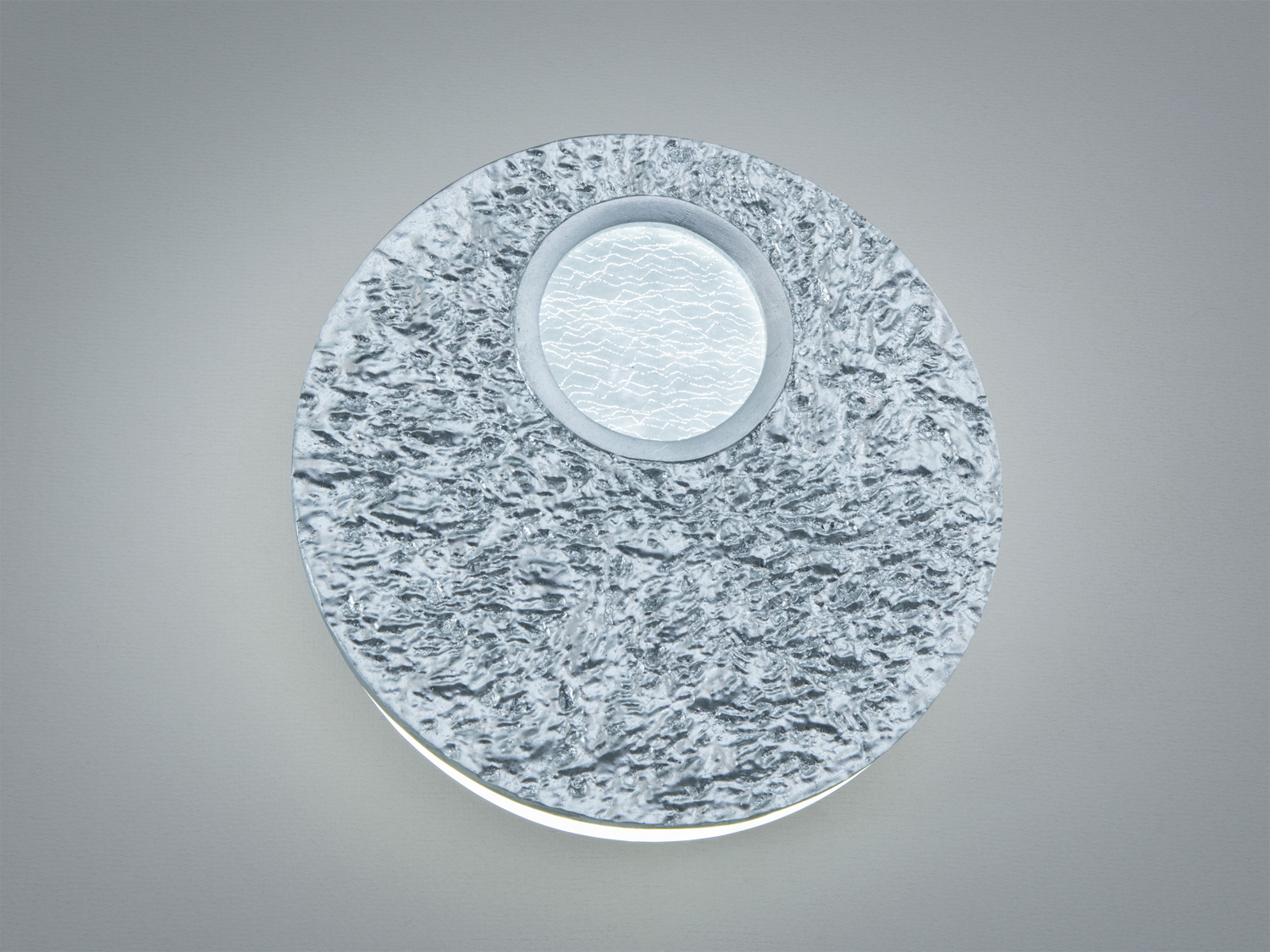 Декоративне LED бра з акриловим розсіювачем, 15 Вт, хром. Три режими 3200К/4100К/6500К, м’яке «місячне» світло, керування настінним вимикачем.