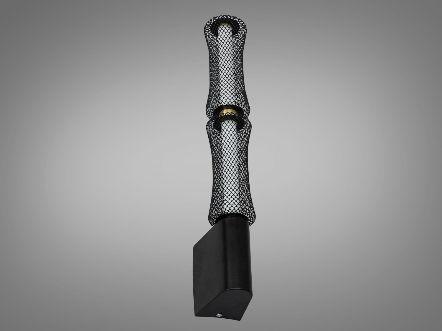 Світильник з чорним корпусом та металевою сіткою, що підкреслює сучасний дизайн. Ефективний для акцентного освітлення в інтер′єрі.