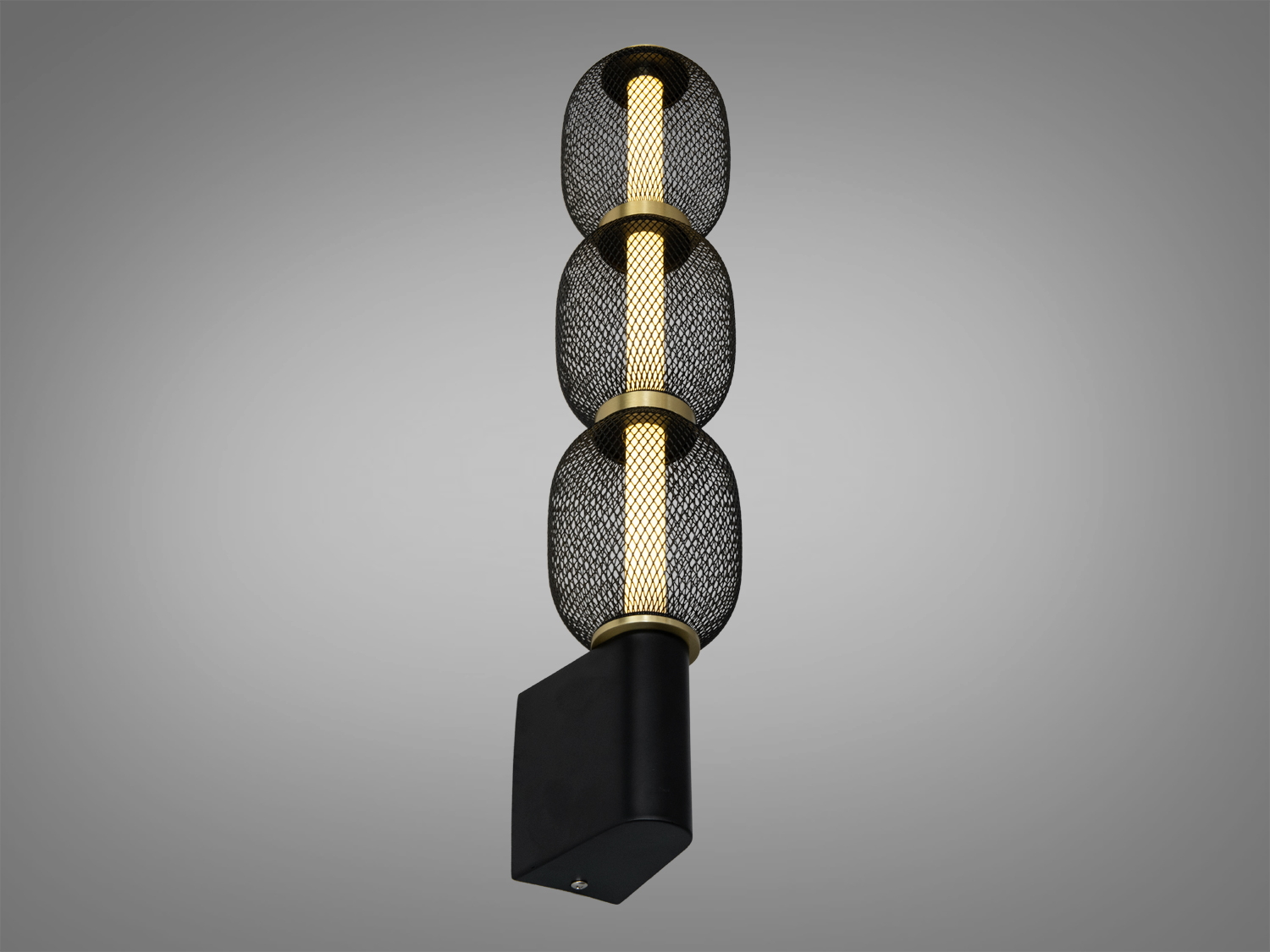 Настінний світильник з трьома циліндричними сітчастими абажурами, що створюють м′яке розсіяне світло.