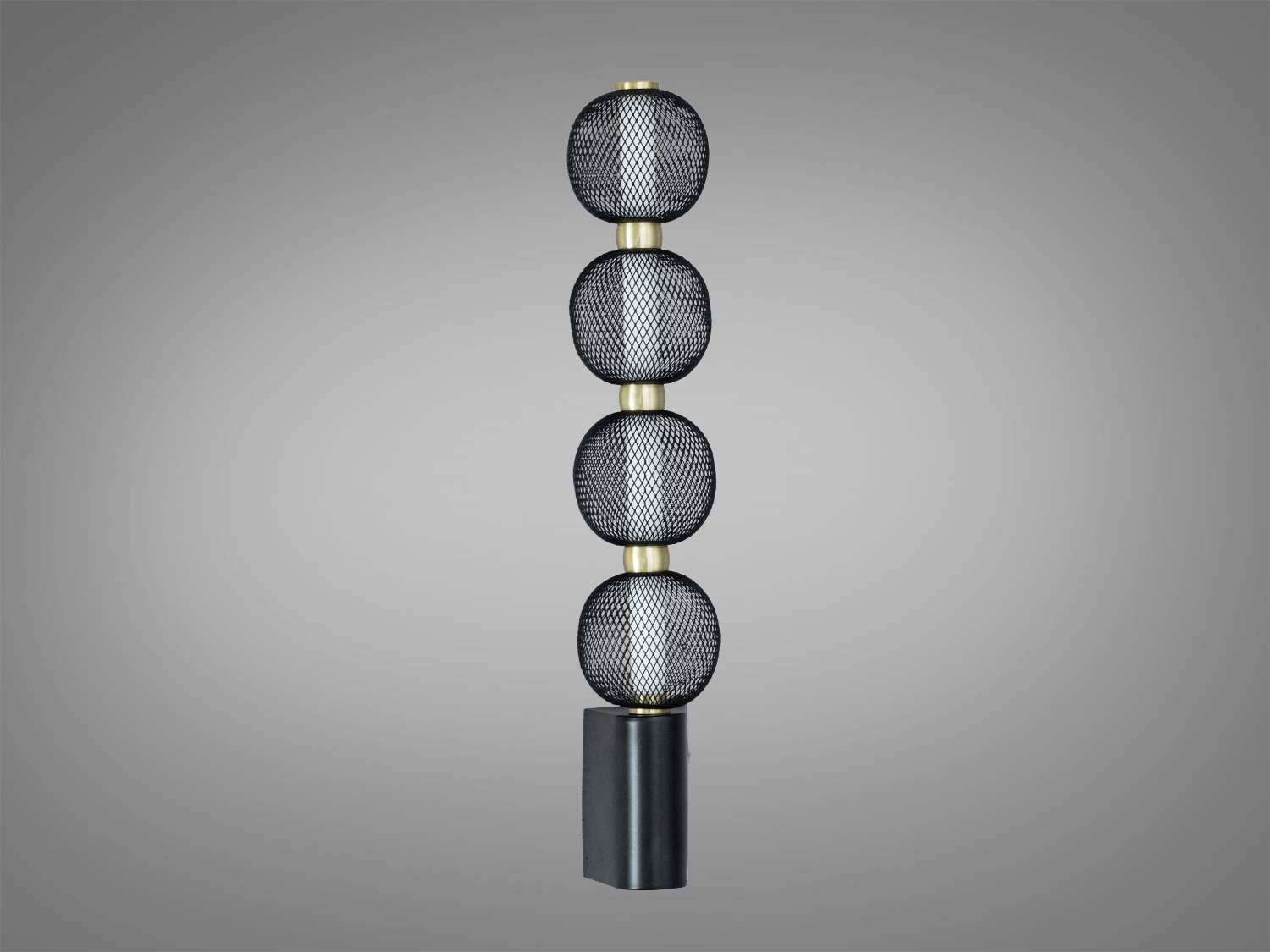 Сучасний світильник з чотирма круглими абажурами з металевої сітки, що надають індустріальний вигляд. Підходить для віталень.