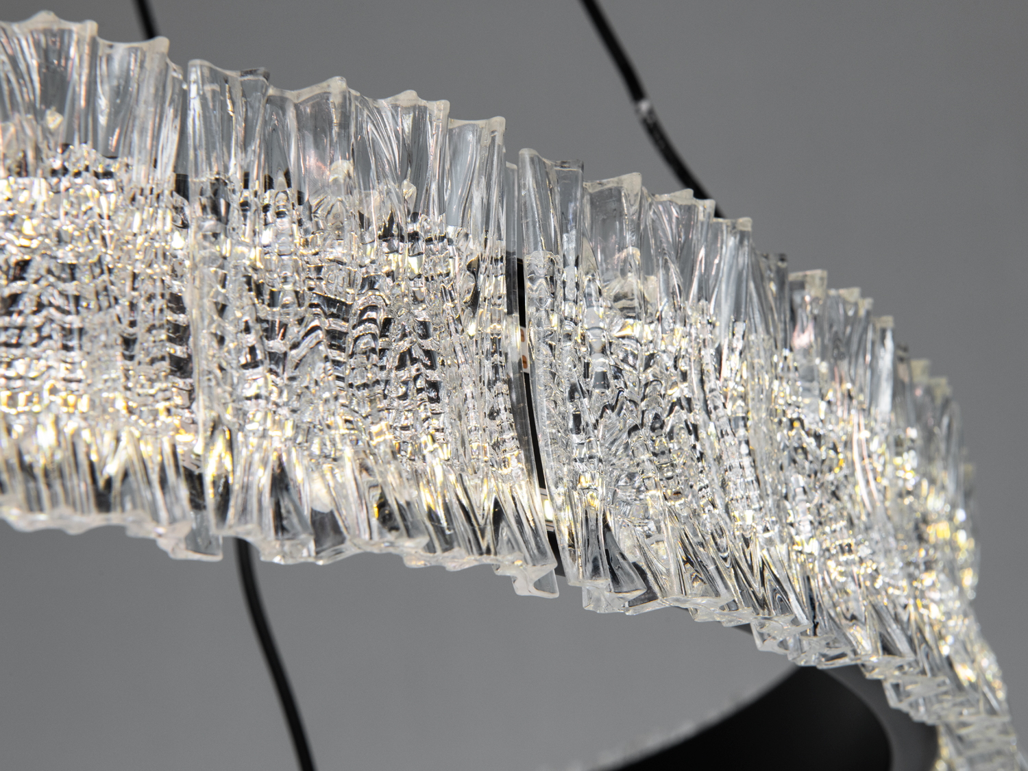 Підвісна LED люстра Diasha чорна 140W пульт кільця