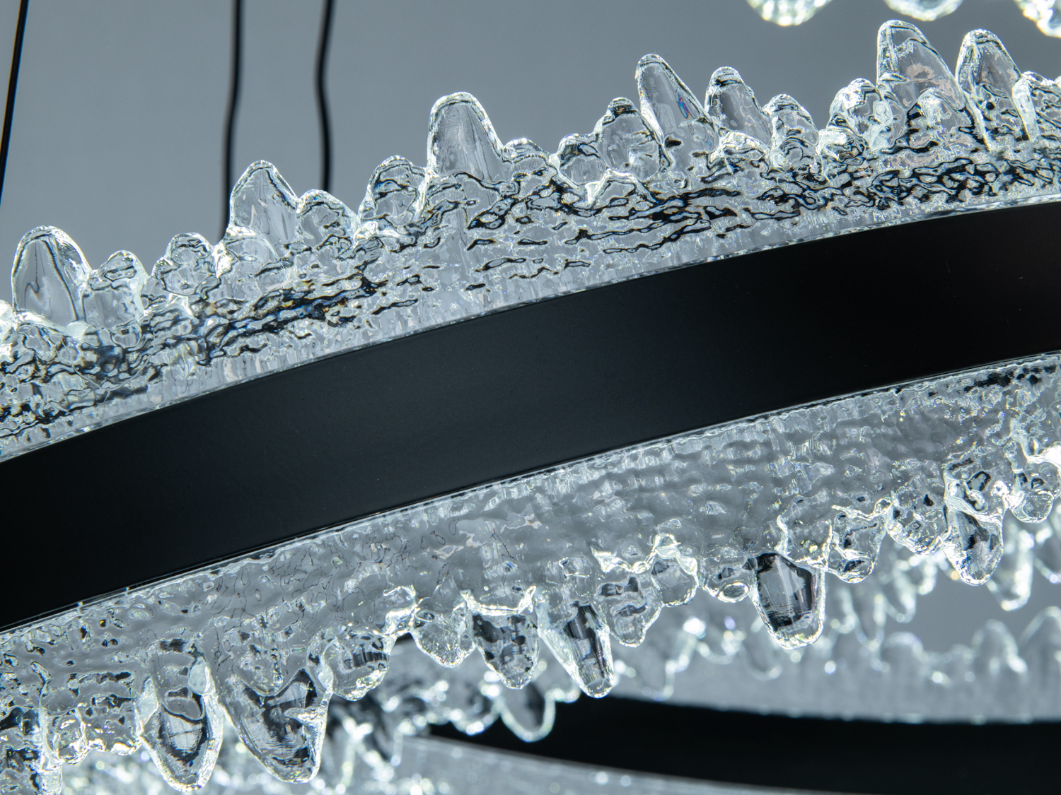 Люстра підвісна Diasha чорна кільця LED 140W