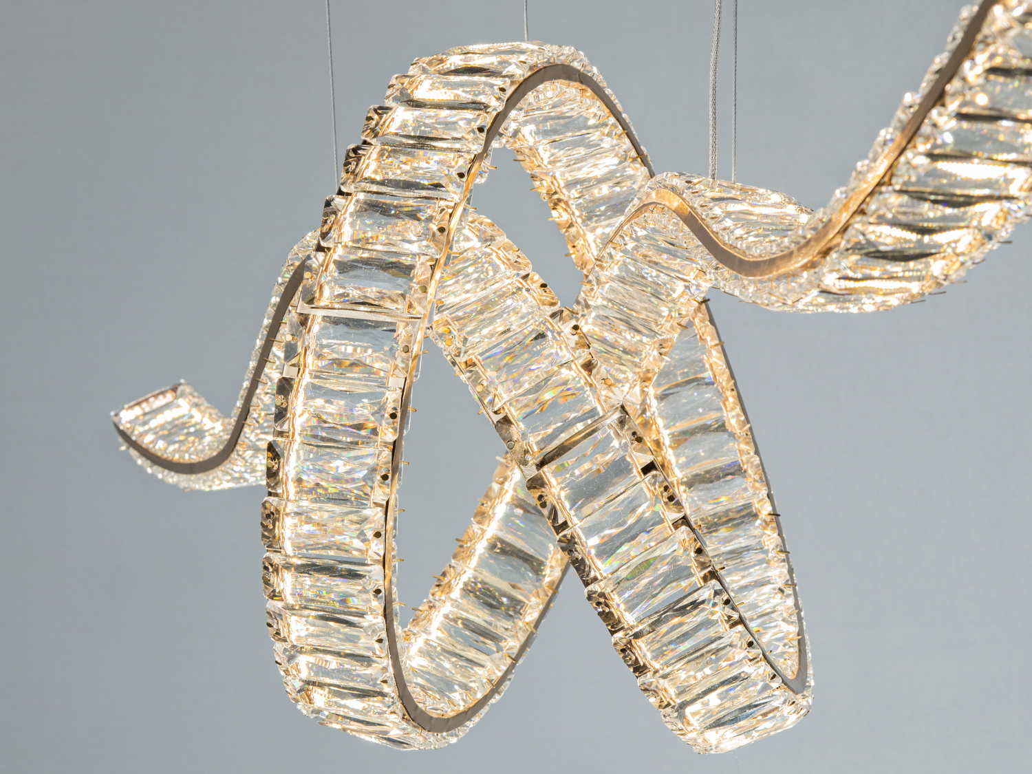 Підвісна люстра LED Diasha золото 85Вт пульт 15м²