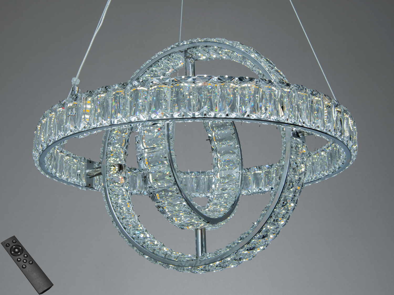 Кришталева підвісна LED-люстра Diasha, 3 кільця, 92 Вт, хром. Підходить до кімнат до 16 м², у комплекті пульт ДК; сучасний акцент для вітальні чи спальні.