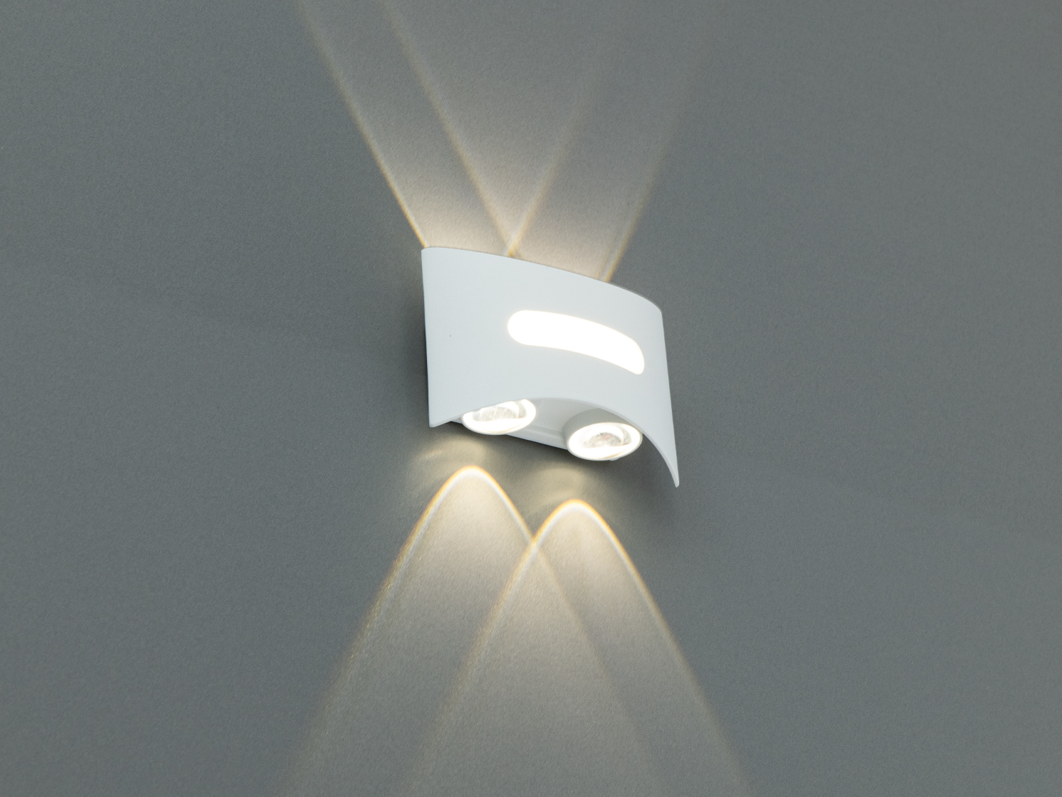 Білий настінний LED світильник Diasha Up/Down для фасадів та інтер’єрів. Акцентне підсвічування, енергоощадність близько 4 Вт, матове покриття.