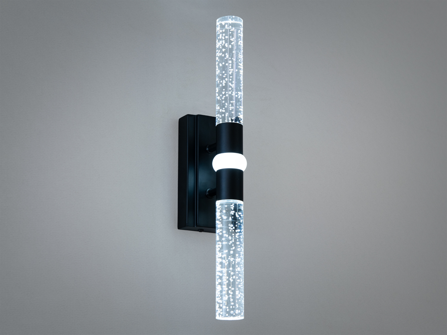 Дизайнерське чорне світлодіодне бра в вітальню, 6 Вт. Це світлодіодне бра гарантує, що кожен момент у вашому домі або офісі буде освітлений із стилем та комфортом, створюючи атмосферу, яка відображає сучасні тенденції дизайну та індивідуальність власника простору.