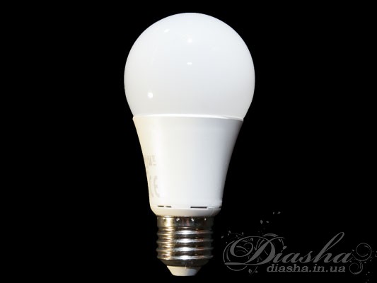     Предназначена для замены стандартной лампы накаливания Е27. По освещенности соответствует лампе накаливания 100Вт. Светодиодные лампы служат минимум в 10 раз дольше, и потребляют на 90% меньше энергии по сравнению с обычными лампами накаливания. LED лампы излучают только видимый спектр света и совершенно не содержат ртути чем выгодно отличаются от «экономок» опасных для здоровья человека. Светодиодные лампы пожаробезопасны, поскольку они не нагреваются и могут использоваться в натяжных потолках.    Также преимуществом светодиодных ламп является более рассееный и равномерный свет по сравнению с обычными лампами.   Угол рассеивания новой светодиодной лампы составляет 200 градусов, что является средней величиной для сегмента LED-ламп. Cамый распространенный цоколь Е27 позволяет применять светодиодную лампу в большинстве стандартных светильников. Является аналогом лампы накаливания мощностью 100 Вт. Световой поток около 1000 лм, потребляемая мощность – 10Вт.         - Широкий угол рассеивания света 200°     - Уникальный дизайн     - Максимальный световой поток с момента включения     - Стабильный свет во всем диапазоне рабочих напряжений 200-240V