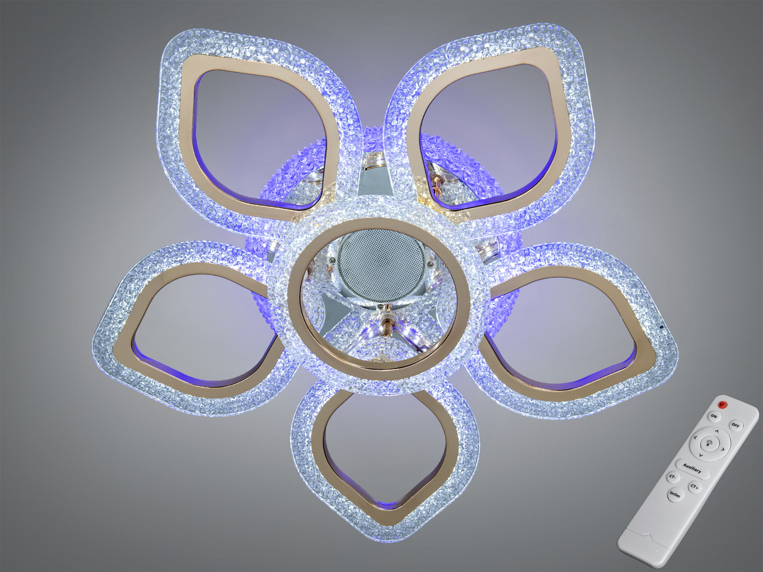 Стельова LED-люстра квітка, хром + золото, 55 Вт. Пульт, димер, підсвітка, Bluetooth. Підходить для кімнат до 10 м² та сучасних інтер’єрів.