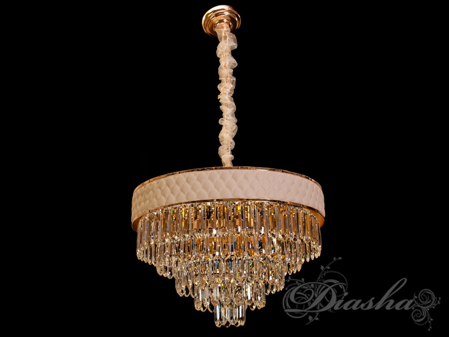 Нові ексклюзивні кришталеві люстри представлені на нашому сайті готові осяяти своїм блиском квартири українців. Ми раді представити колекцію кришталевих люстр під класичну лампу або економку, які ідеально підійдуть для невеликих кімнат, і навіть для низьких стель. Кришталева люстра під звичайну лампочку із цоколем Е14.  Увага. Вага люстри 14кг.