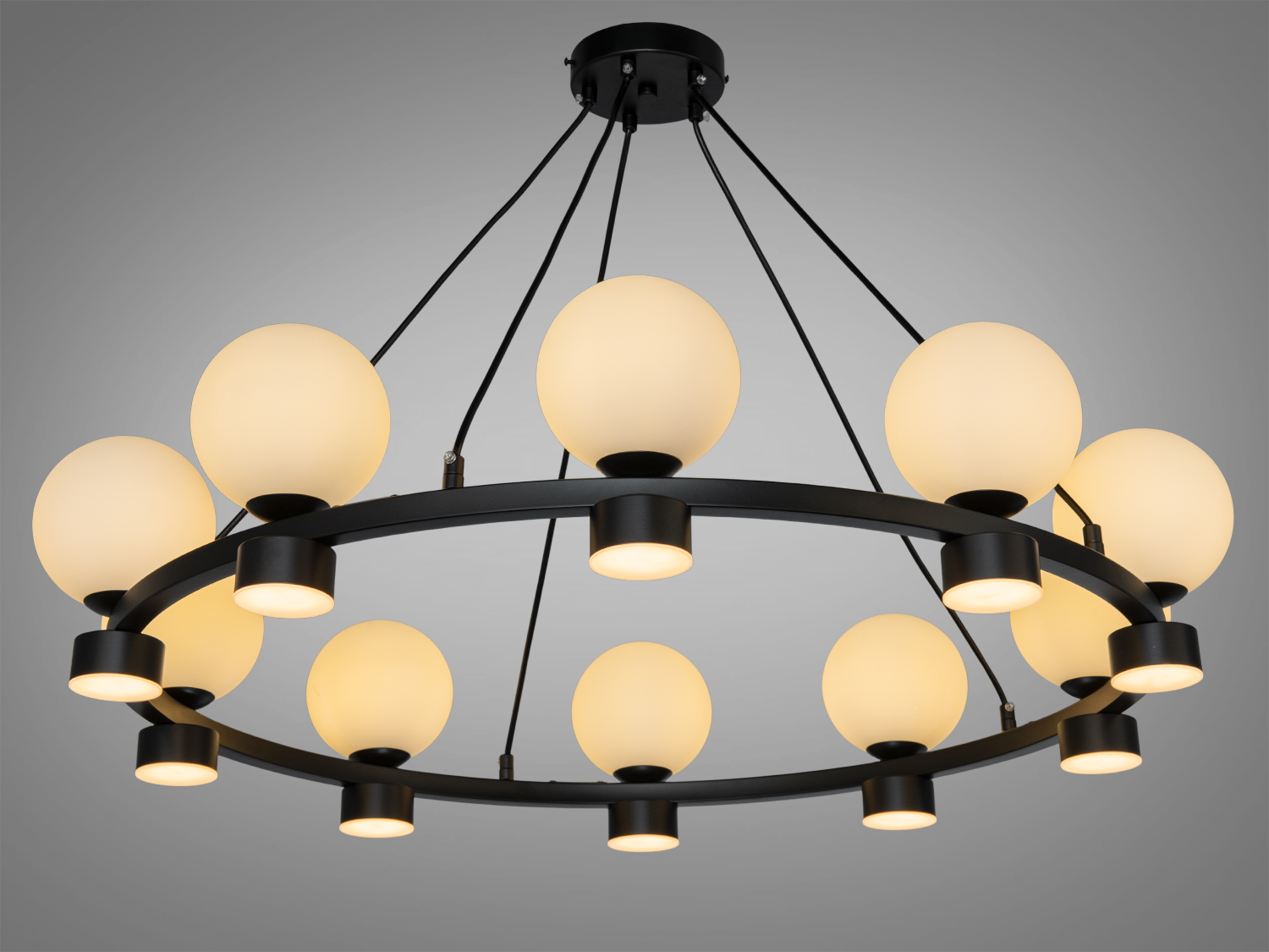 Підвісна люстра LQ7121-20BK у чорному кольорі: 20 джерел світла, матові скляні кулі, верхні G9 і нижній LED ~40 Вт. Рівномірне розсіювання для сучасних інтер’єрів.