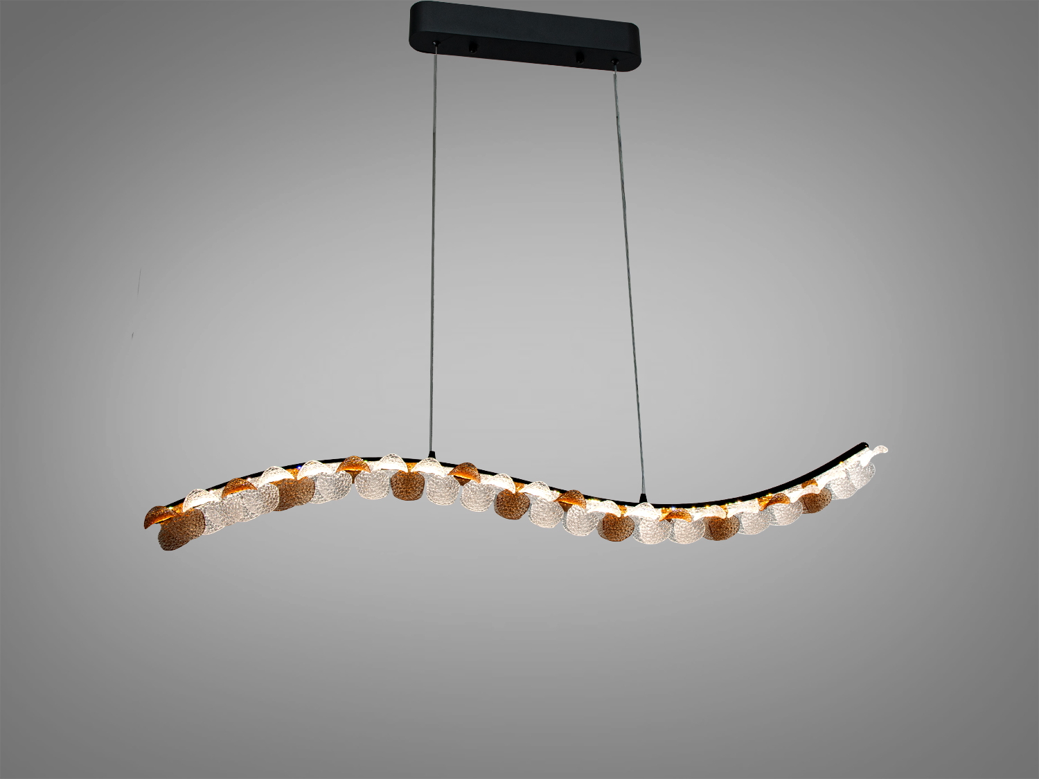 Підвісний світильник з хвилястим дизайном, оснащений пультом для зручного керування, підходить для сучасних інтер′єрів.