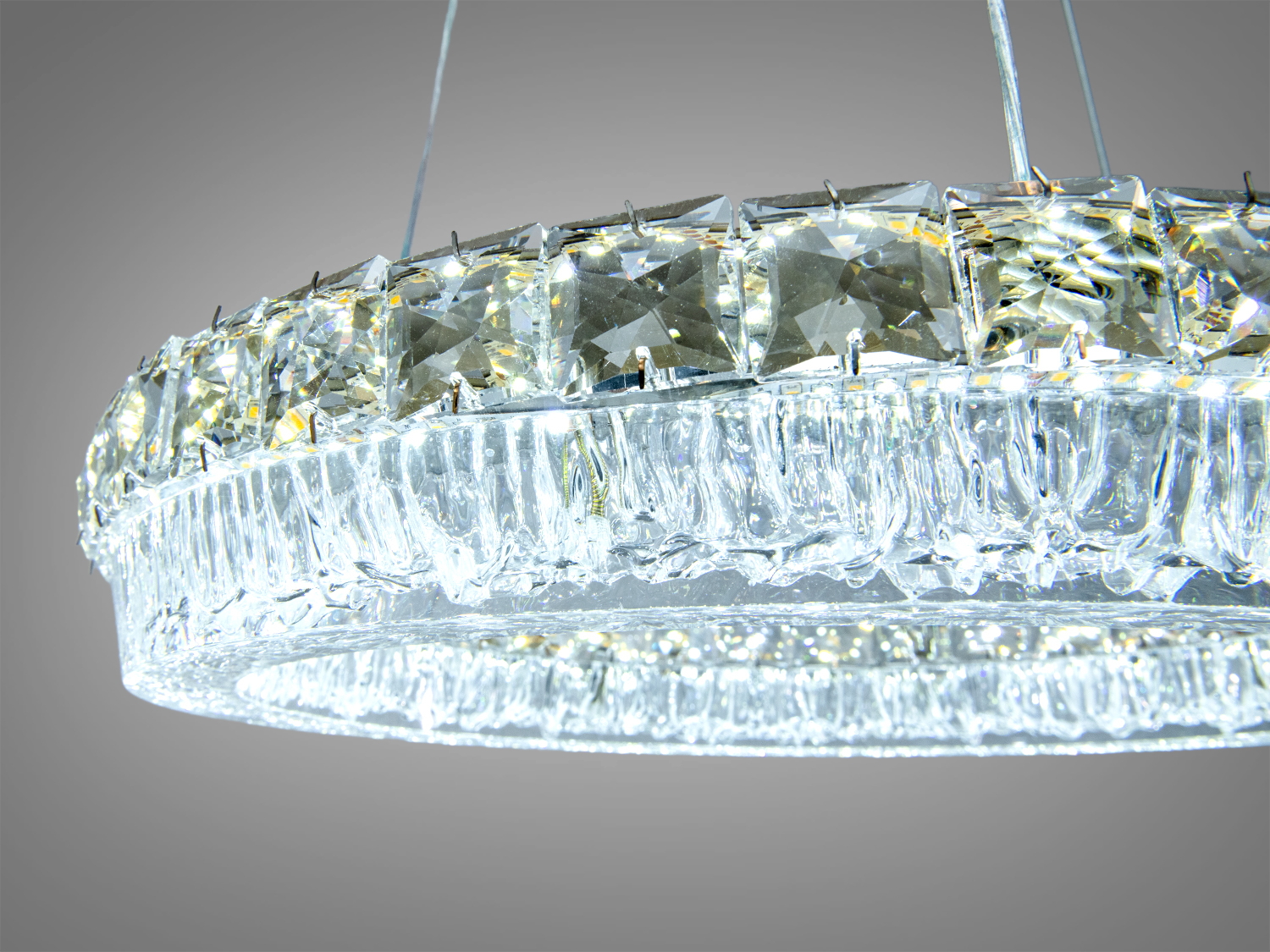 Світлодіодна підвісна люстра золото 64W пульт