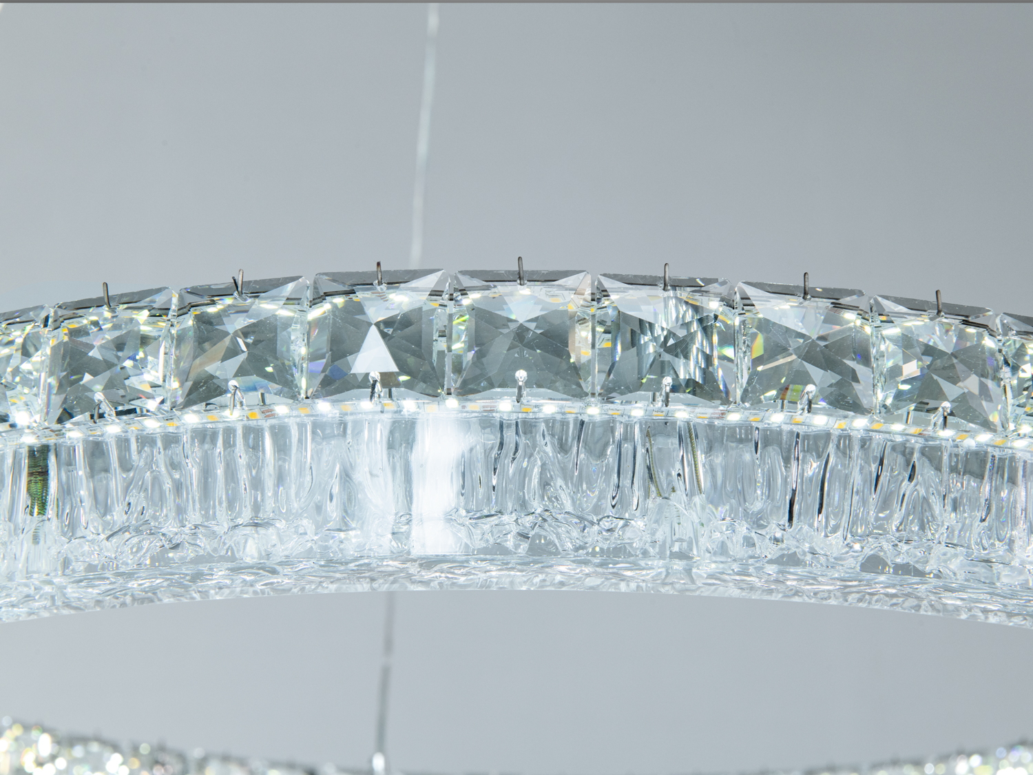 Підвісна LED люстра хром 95W