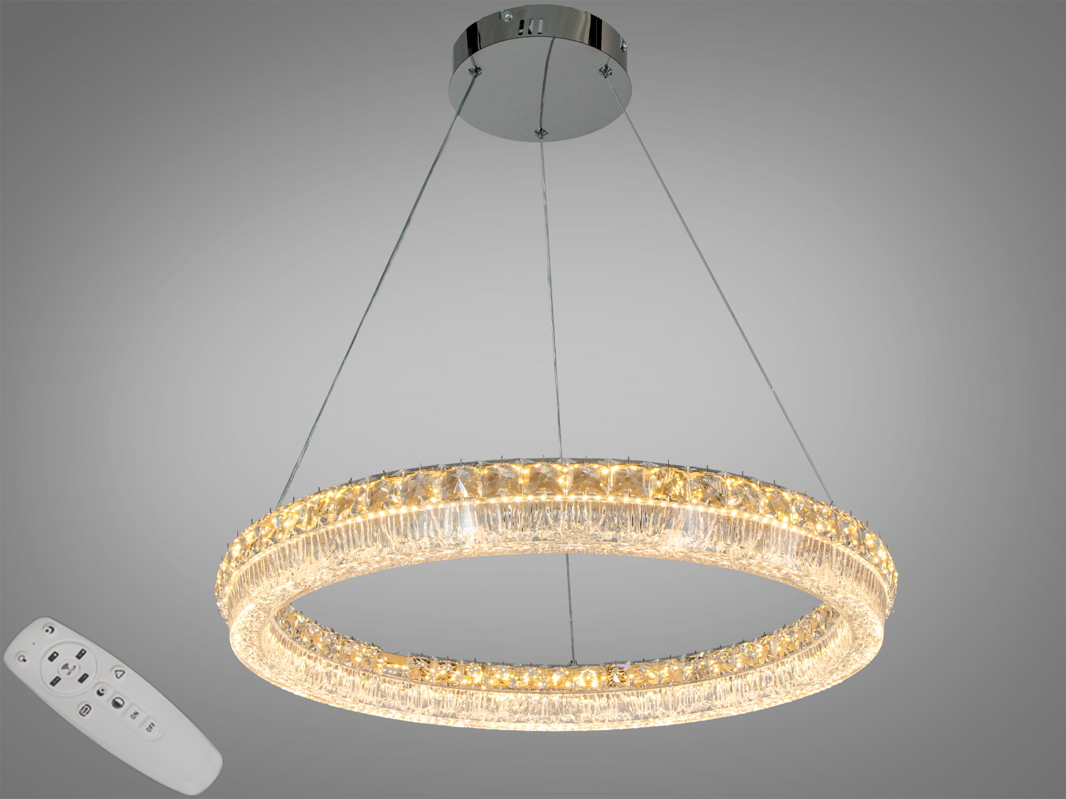 Підвісна LED-люстра 95W у хромі з пультом і 3 режимами 3200–6000K. Акрилове кільце, 5225 лм, регулювання висоти. Рекомендовано для кімнат до ~16 м².