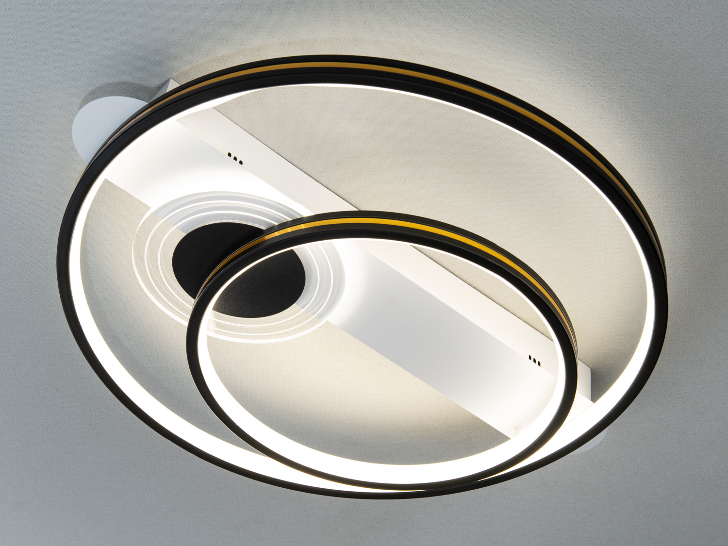 Світлодіодна стельова люстра MX2247-2, 64 Вт, два кільця, білий+чорний. Рівномірне світло, акриловий розсіювач, компактний накладний монтаж.