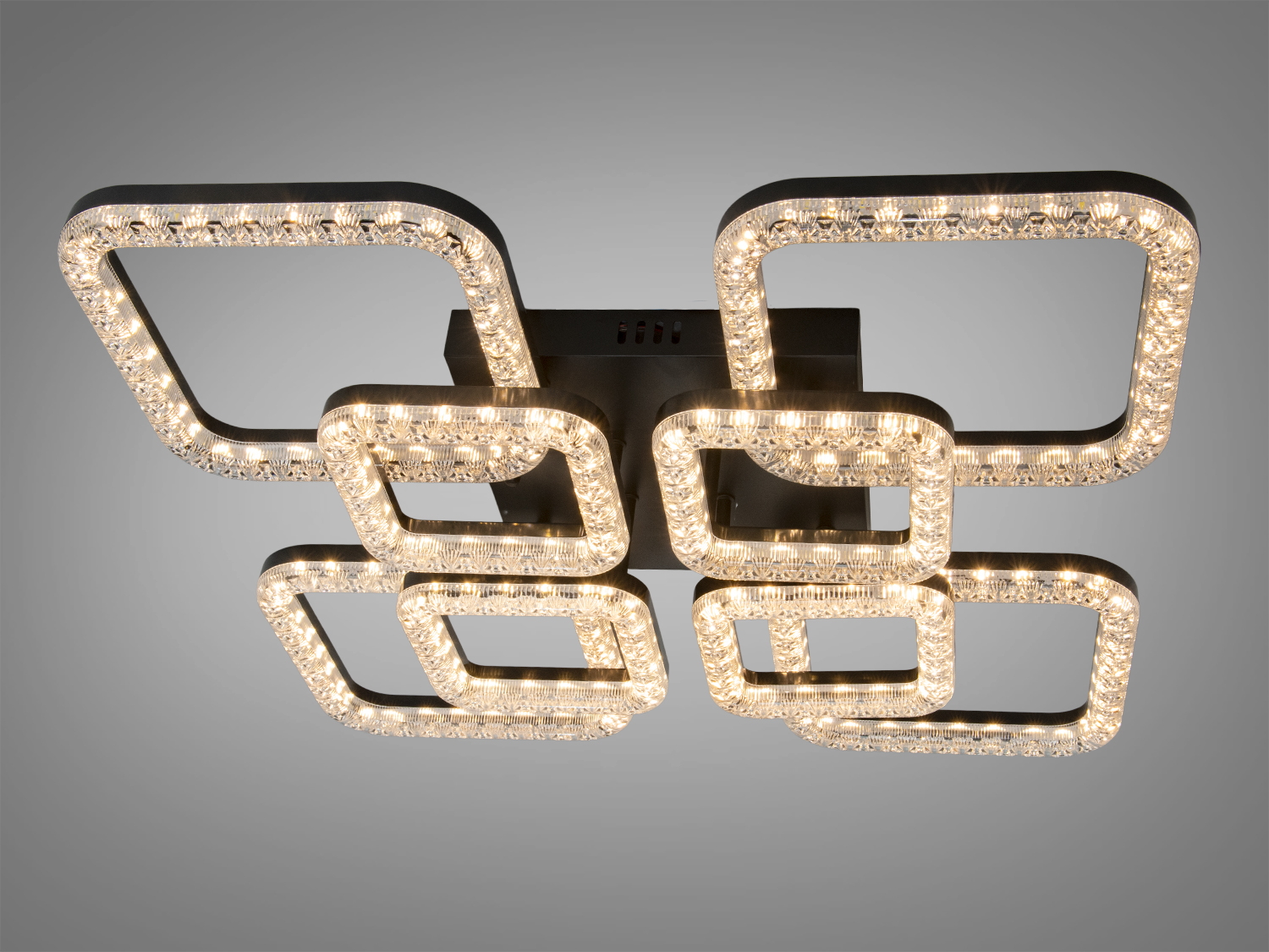 Світильник із трьома LED-елементами у формі листків, призначений для стельового монтажу. Використовується для створення стильного освітлення.