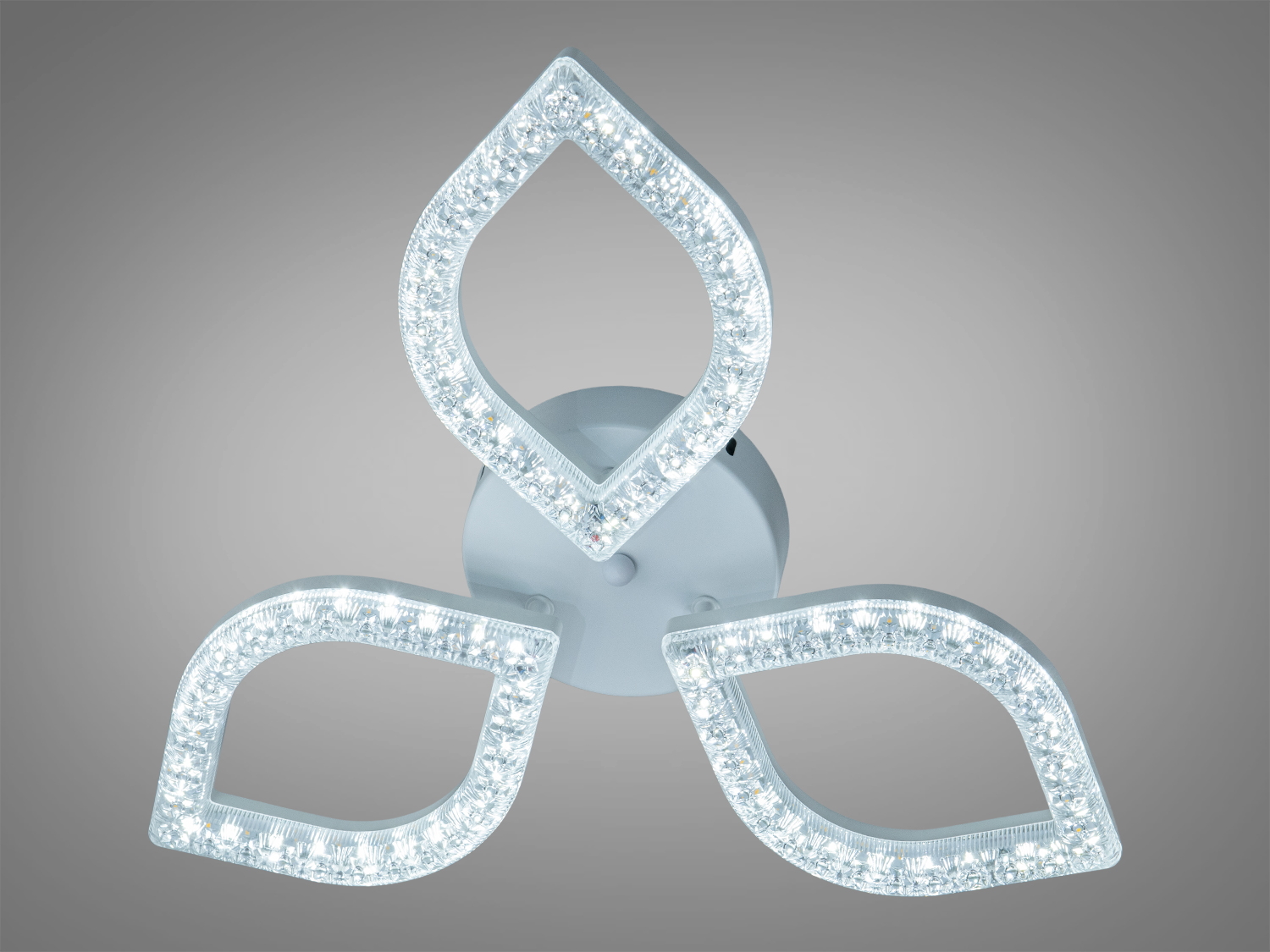 Стельовий світильник із трьома LED-елементами у формі листків, що забезпечує рівномірне освітлення. Підходить для сучасних інтер′єрів.