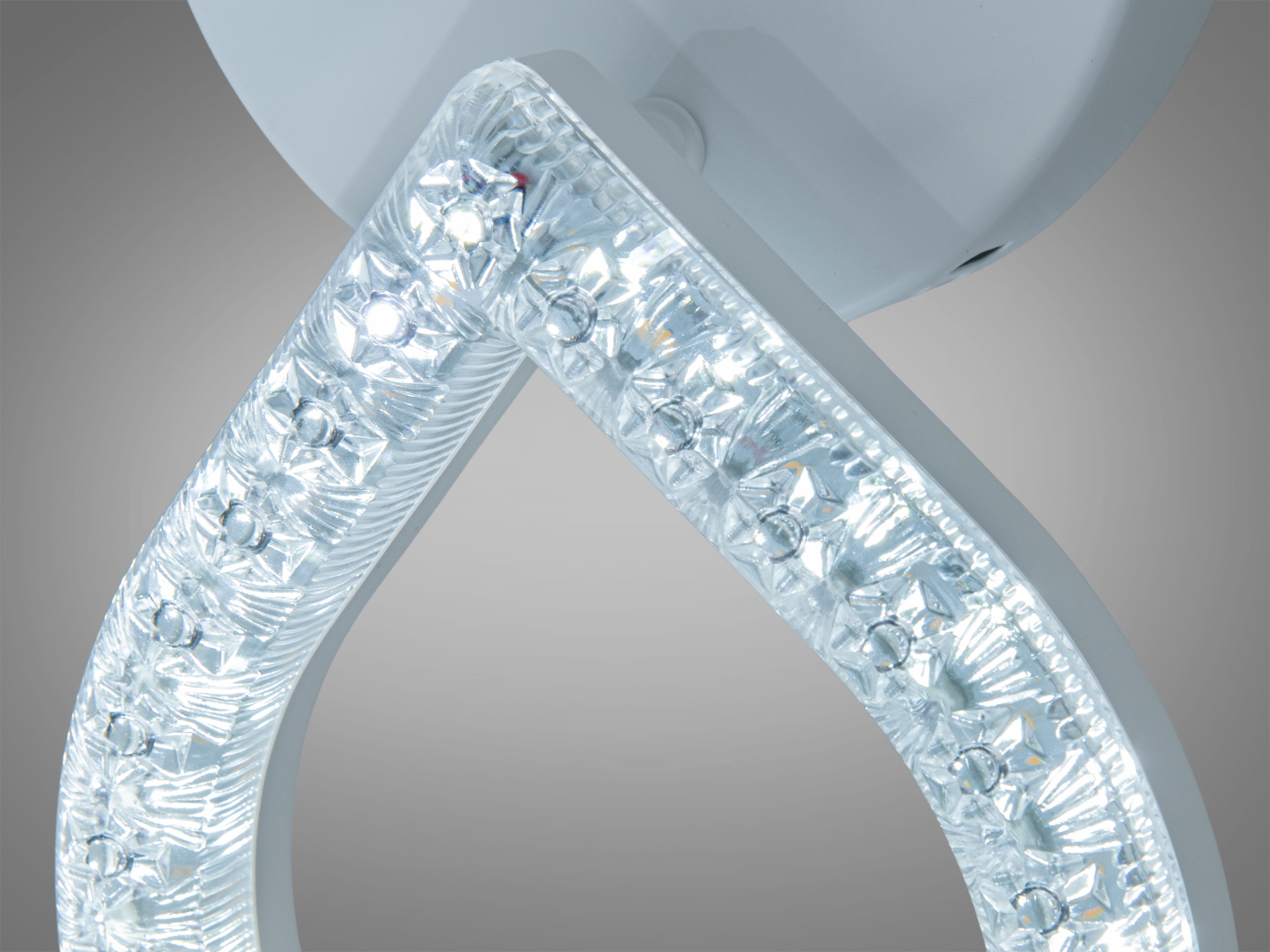 Стельова LED люстра MX4773 білий 45W три плафони акриловий розсіювач