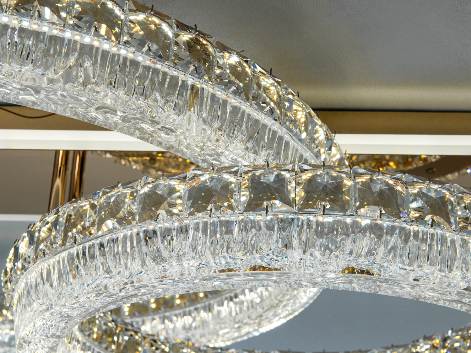 Люстра стельова LED Diasha золото 2 кільця 180W