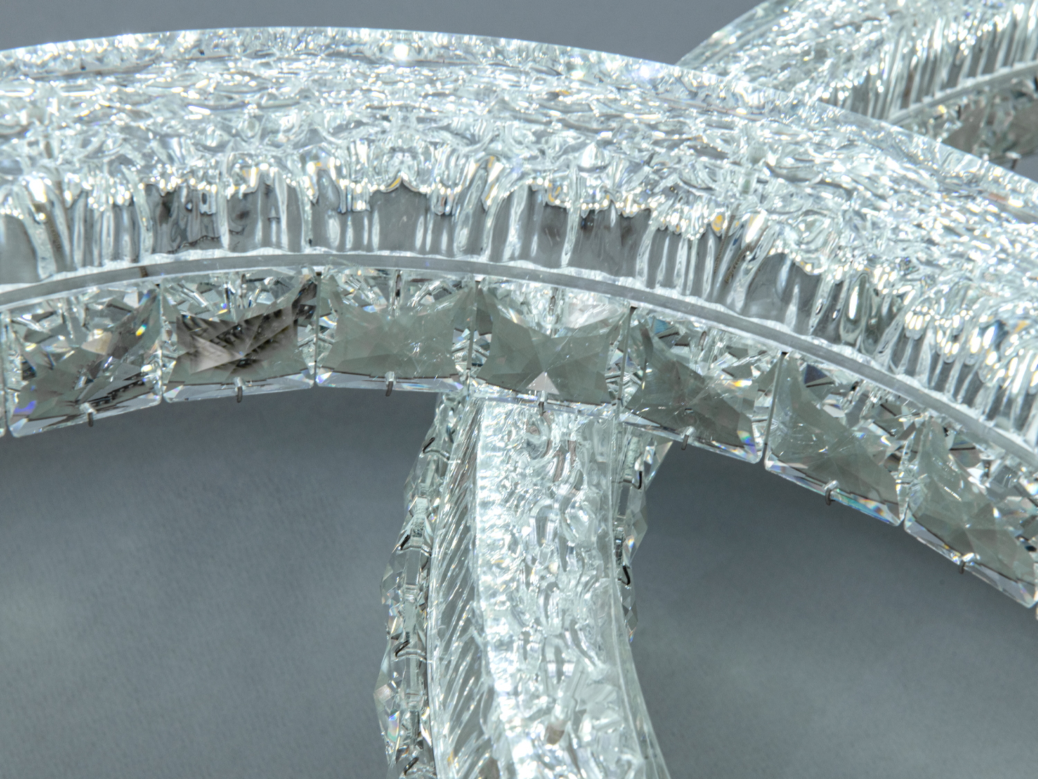 Стельова LED люстра три кільця хром 280W пульт