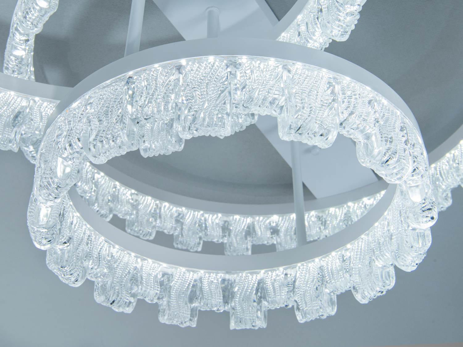 Світлодіодна люстра кільця біла 103W