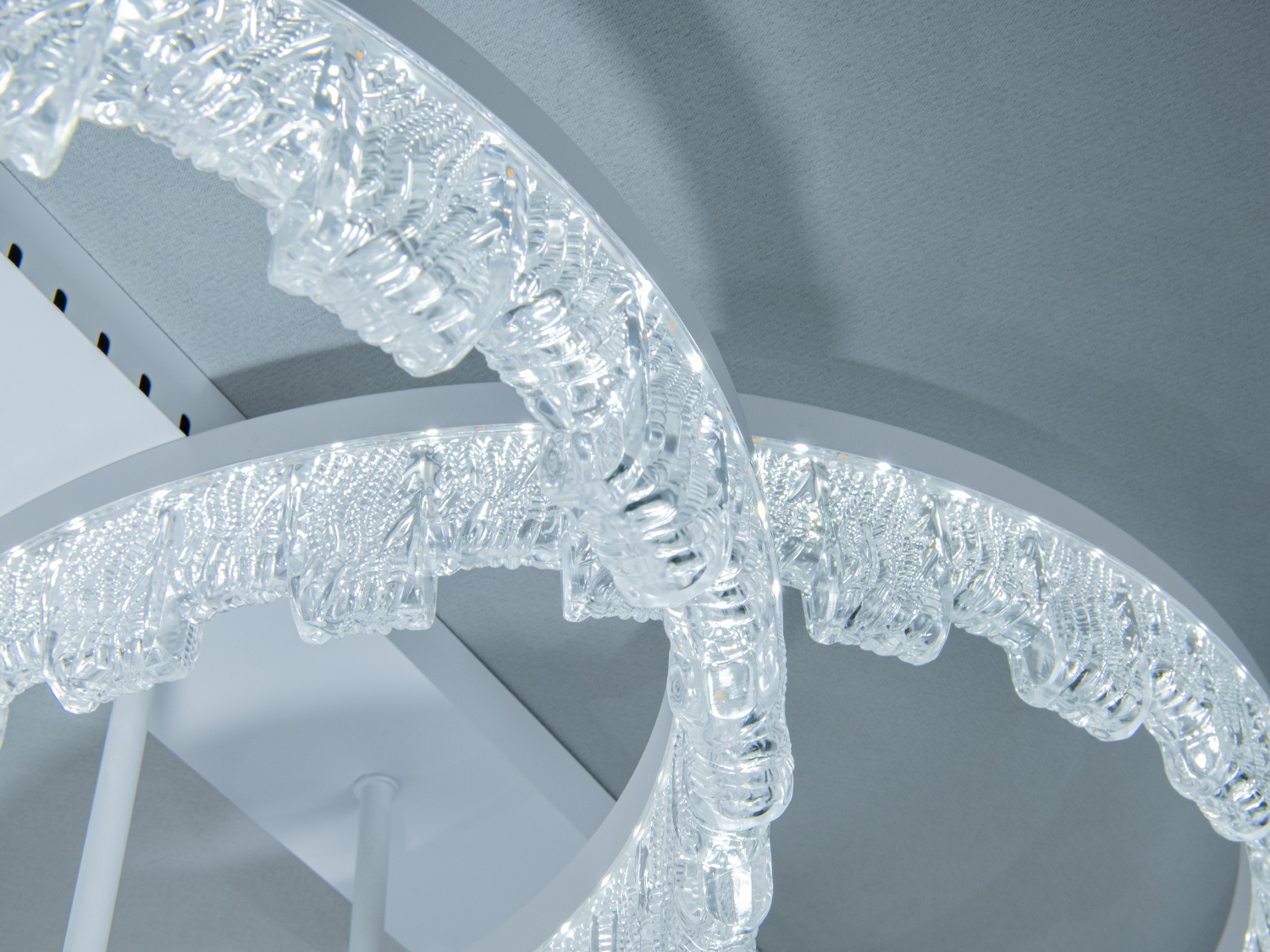 Світлодіодна люстра кільця біла 103W