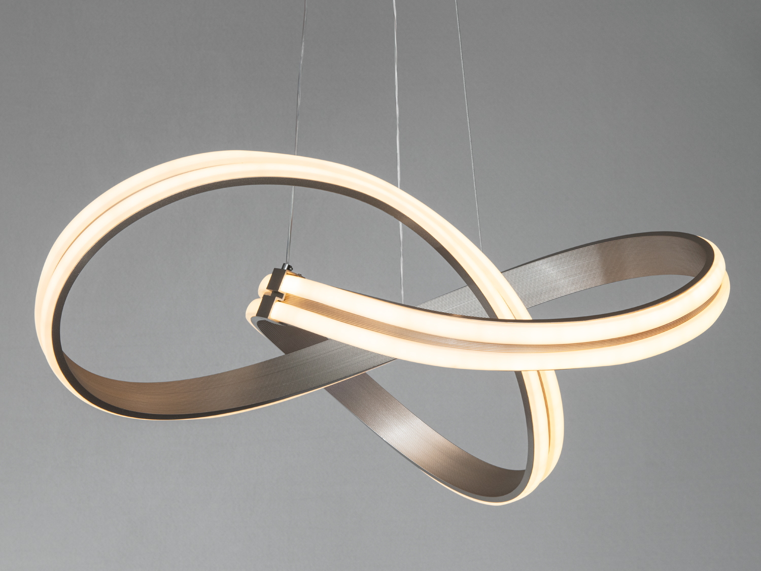 Світлодіодна підвісна люстра 112 Вт, коричнева. Для кімнат до 19 м², без пульта, сучасна форма з завитками та металевим корпусом.