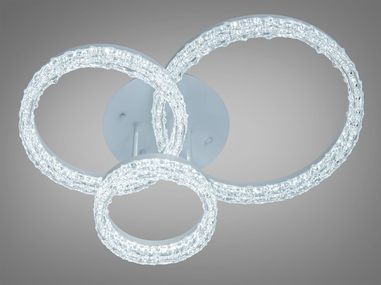 Стельова LED люстра MX78202: біла, 88 Вт, три акрилові кільця, без пульта. Підійде для вітальні, спальні, кухні та коридору у сучасному інтер’єрі.